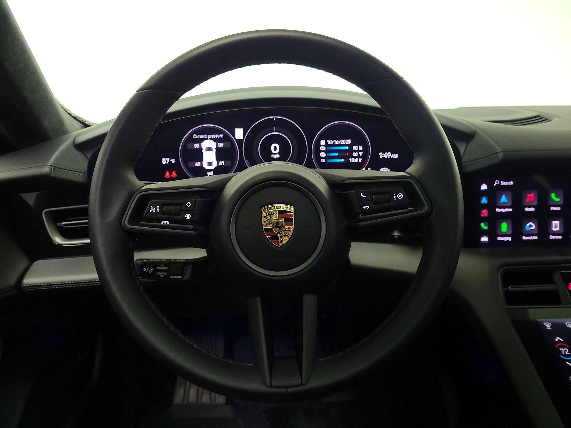 Thumbnail: 2022 Porsche Taycan - 10