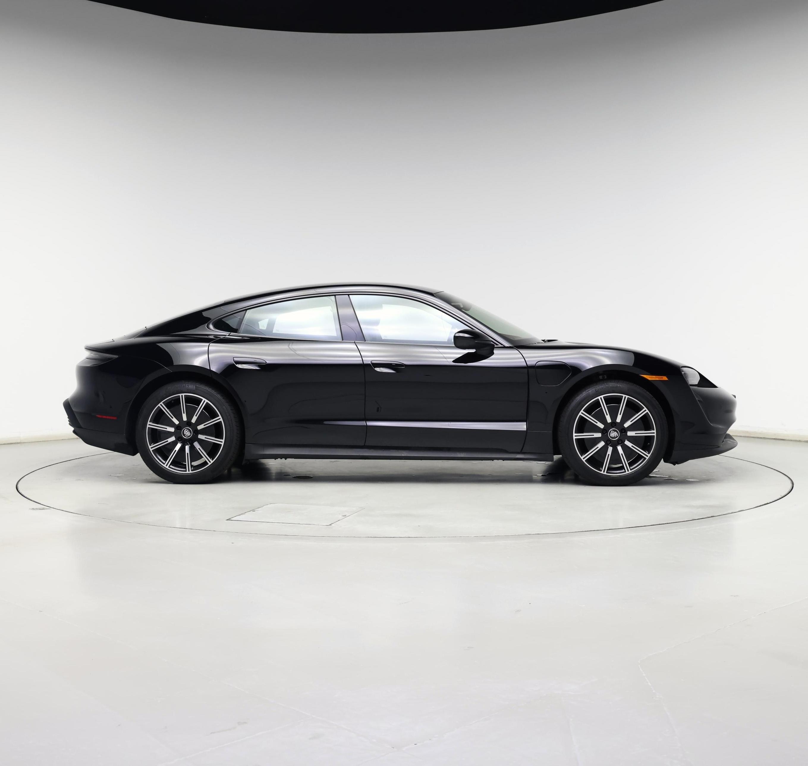 Thumbnail: 2022 Porsche Taycan - 7
