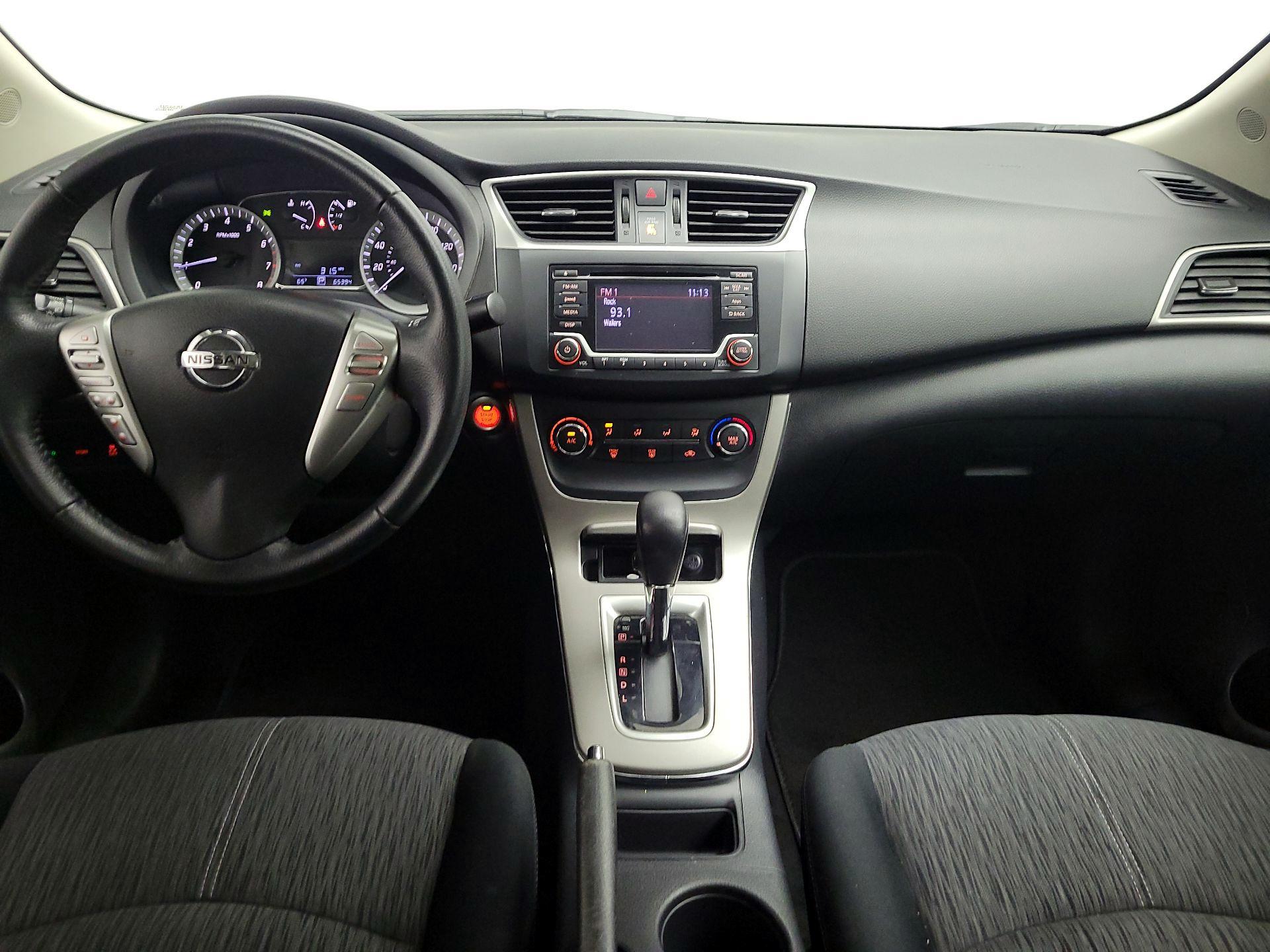 Thumbnail: 2015 Nissan Sentra - 9