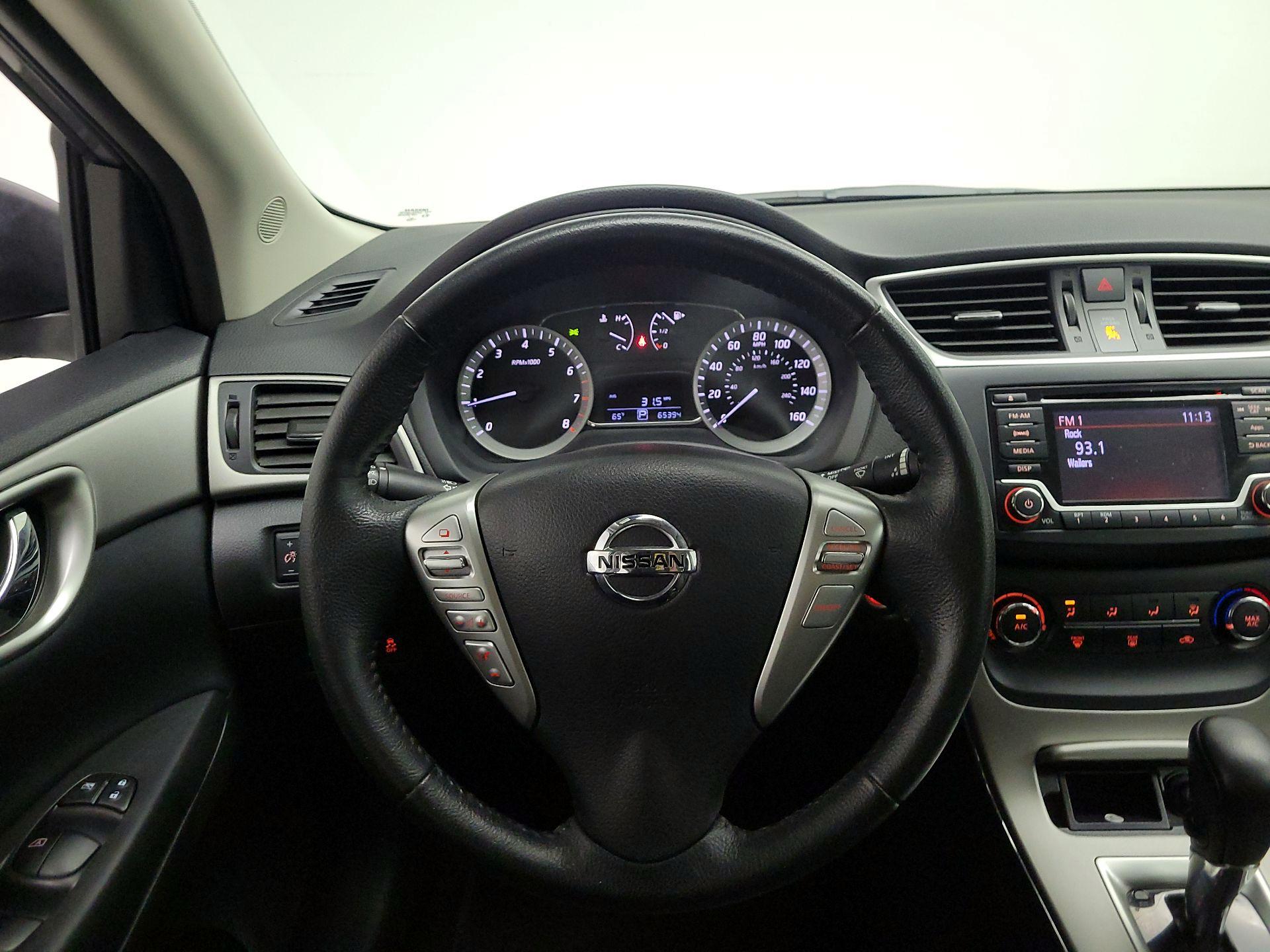 Thumbnail: 2015 Nissan Sentra - 10