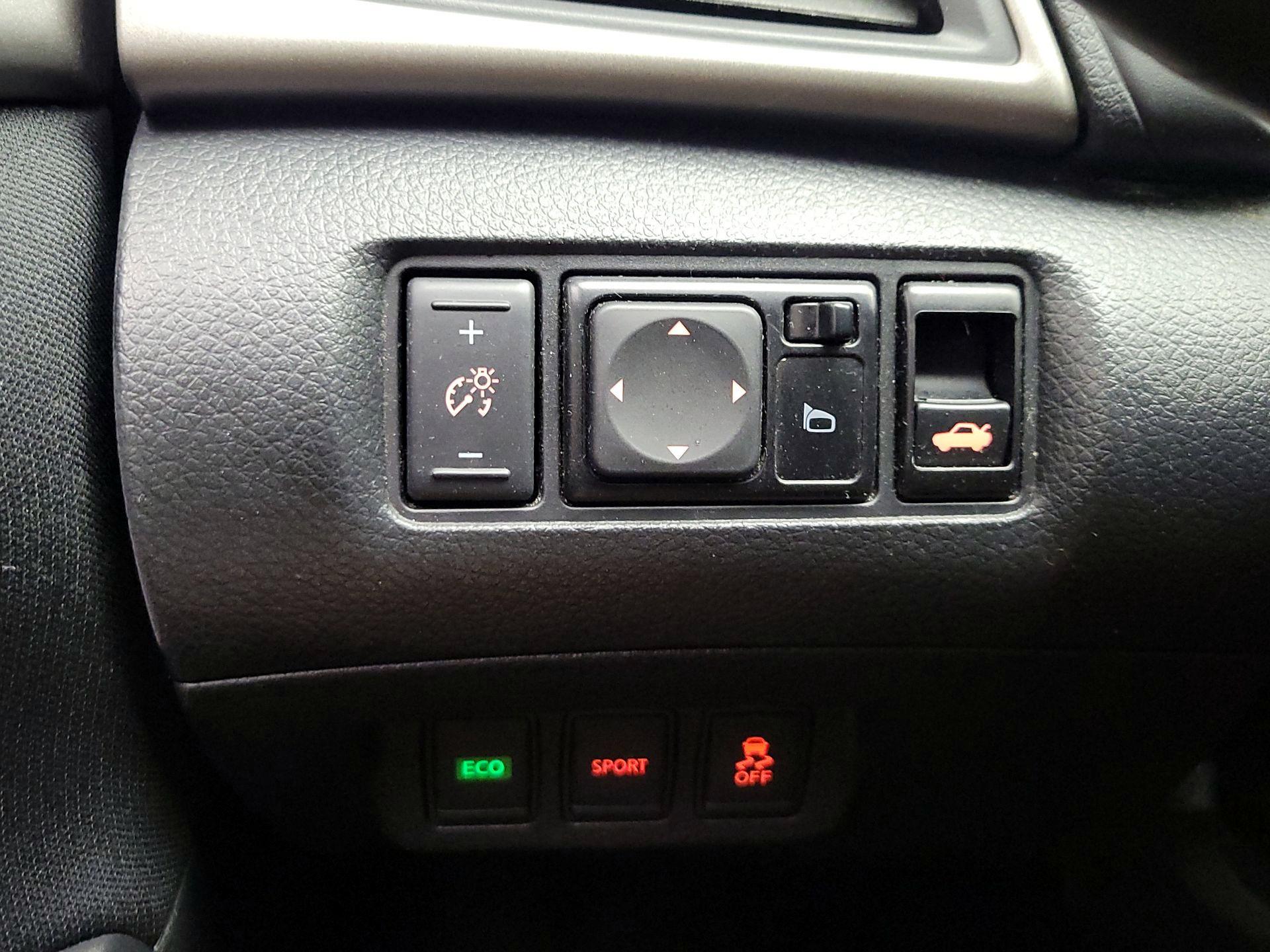 Thumbnail: 2015 Nissan Sentra - 13