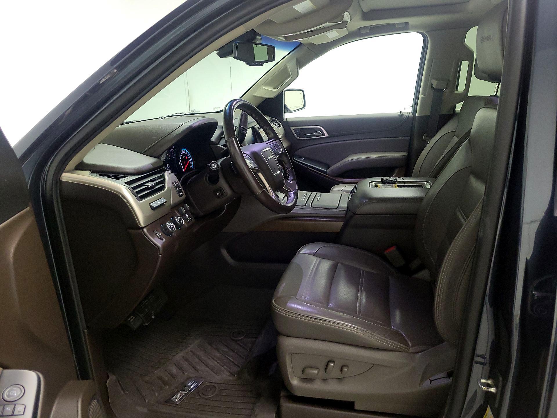 Thumbnail: 2019 GMC Yukon XL - 11