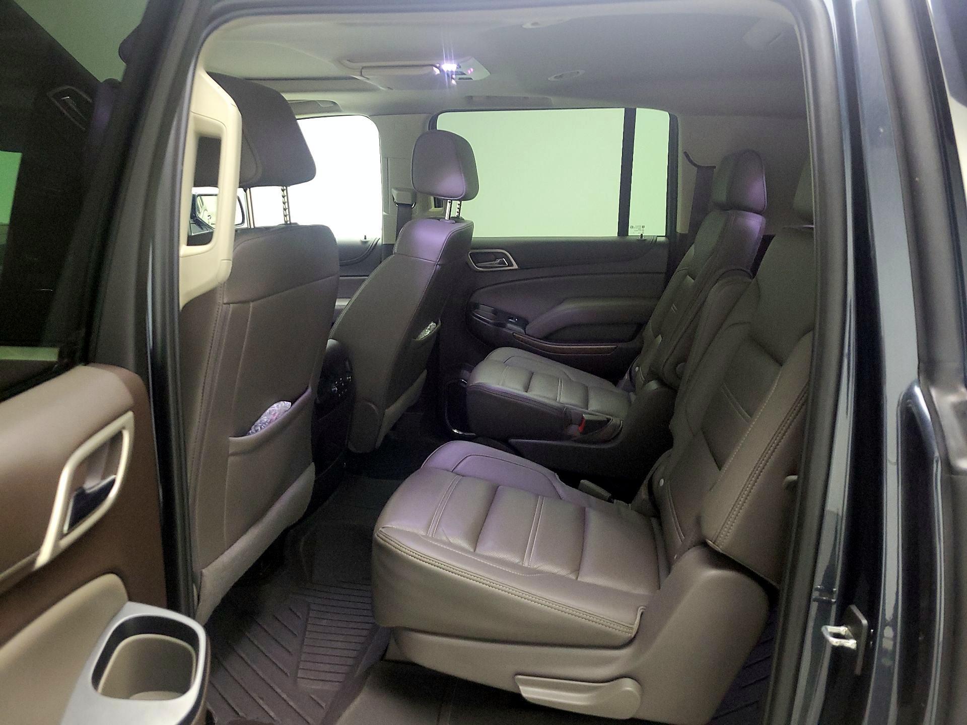 Thumbnail: 2019 GMC Yukon XL - 17