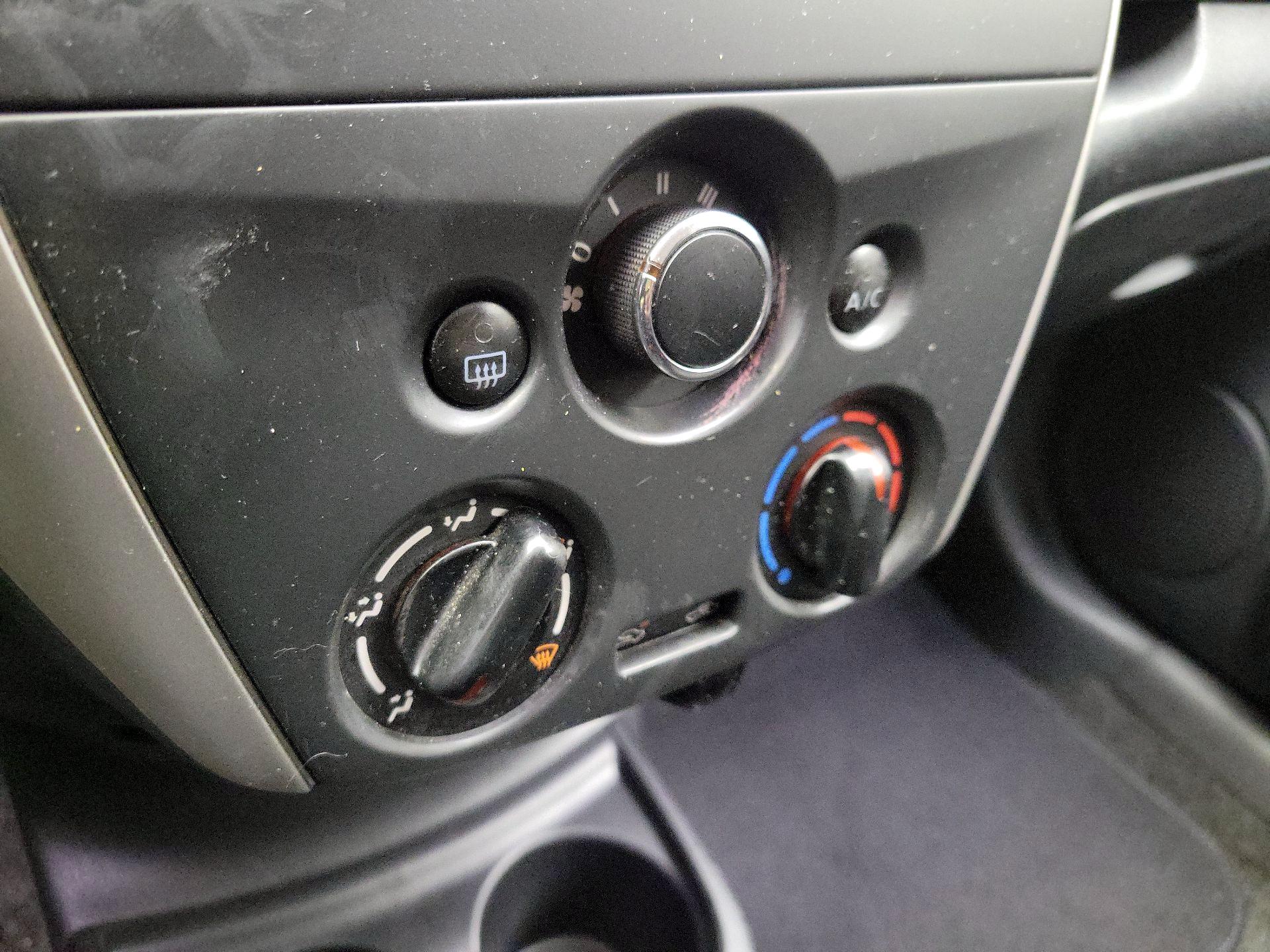 Thumbnail: 2016 Nissan Versa Note - 15