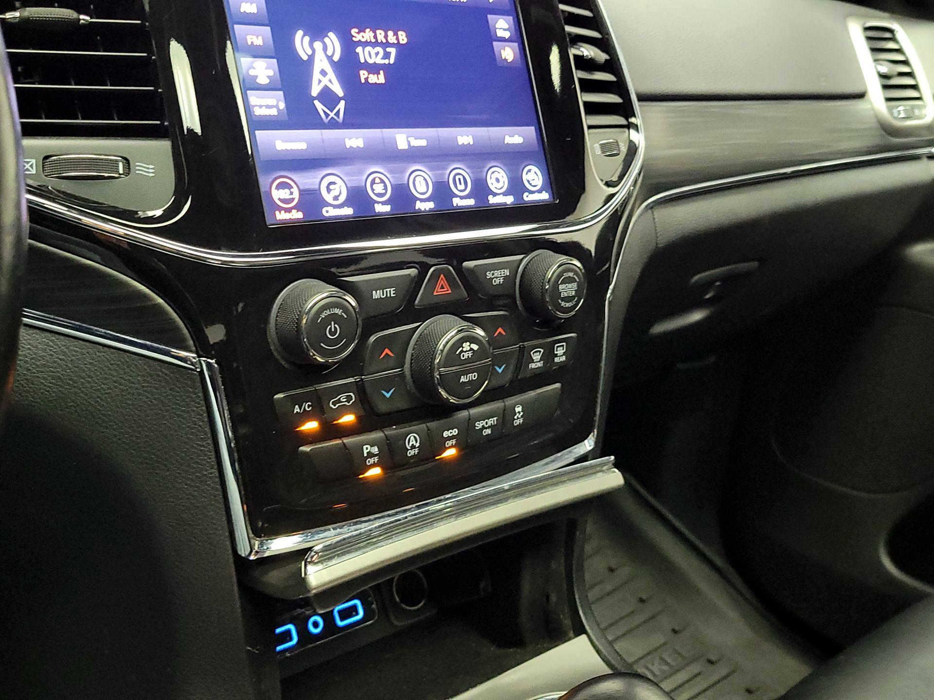 Thumbnail: 2021 Jeep Grand Cherokee - 17