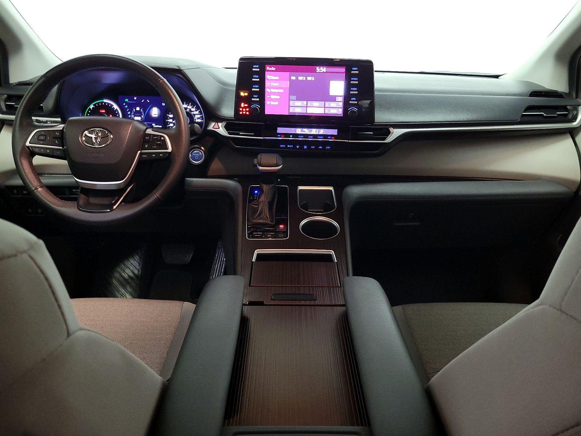 Thumbnail: 2023 Toyota Sienna - 9