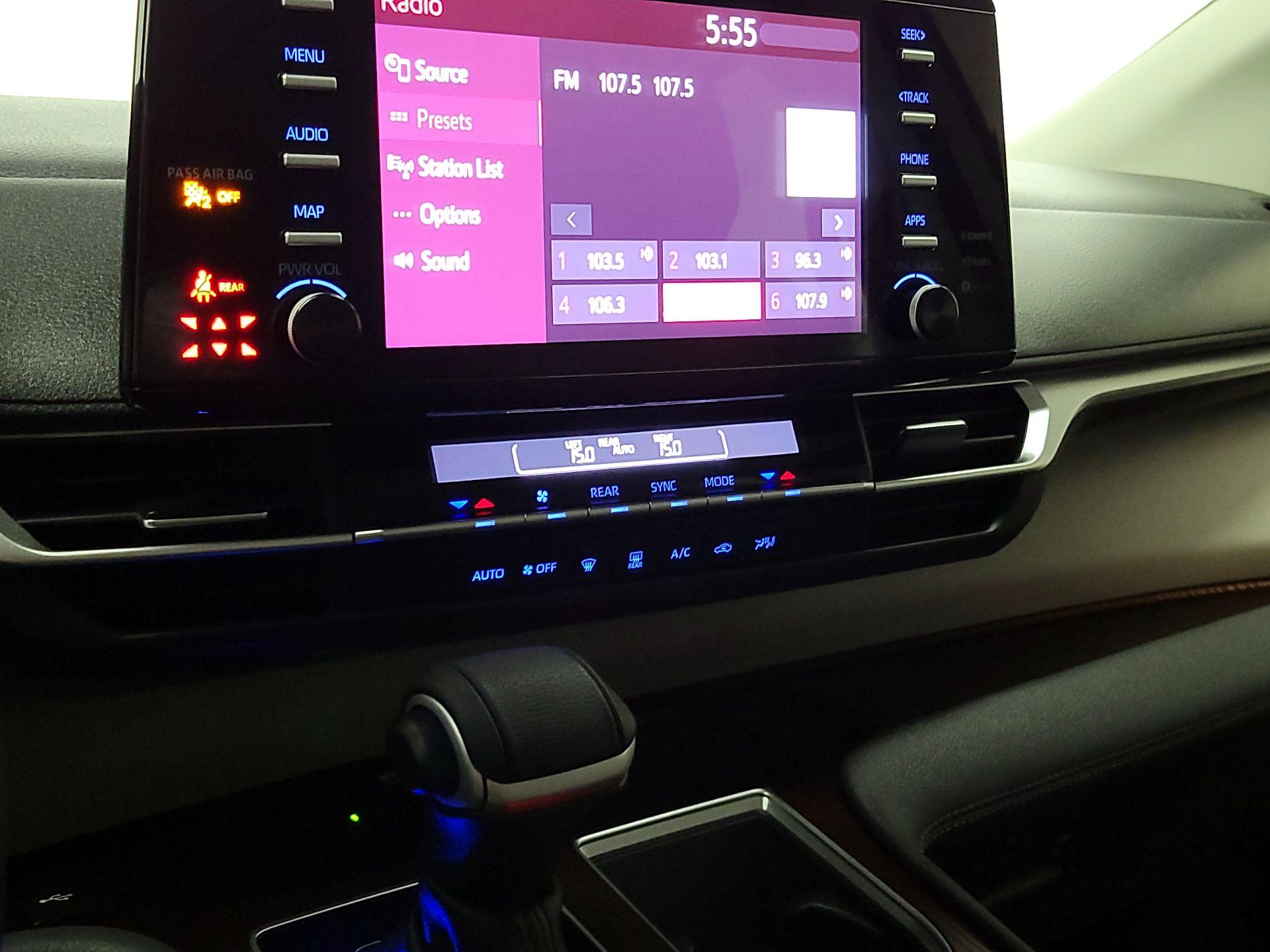 Thumbnail: 2023 Toyota Sienna - 16