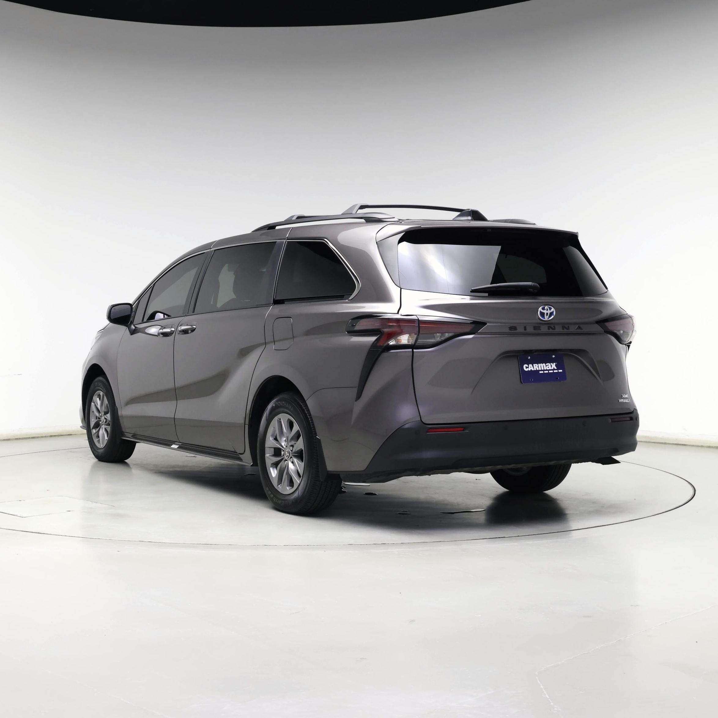 Thumbnail: 2023 Toyota Sienna - 2