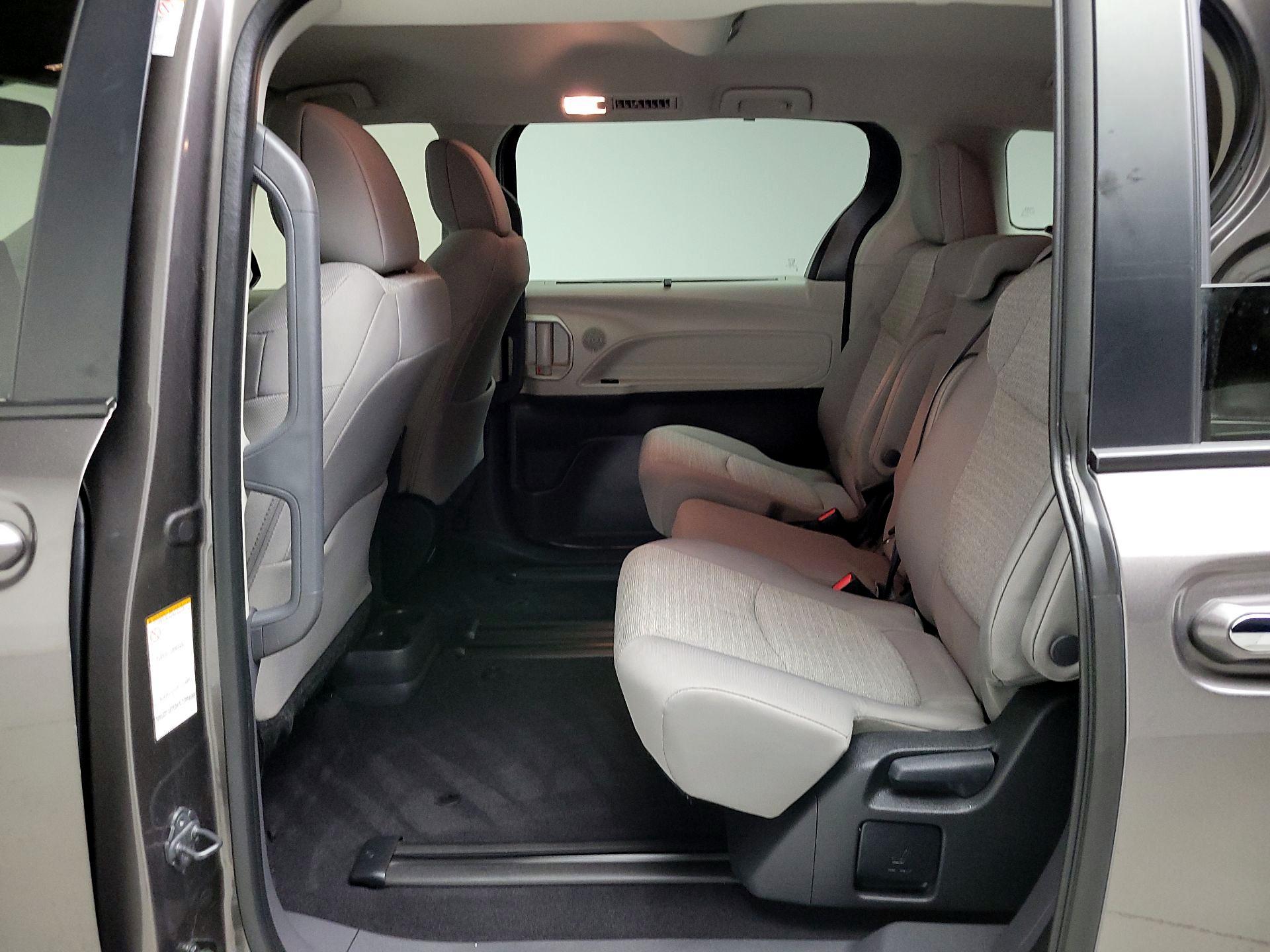 Thumbnail: 2023 Toyota Sienna - 19