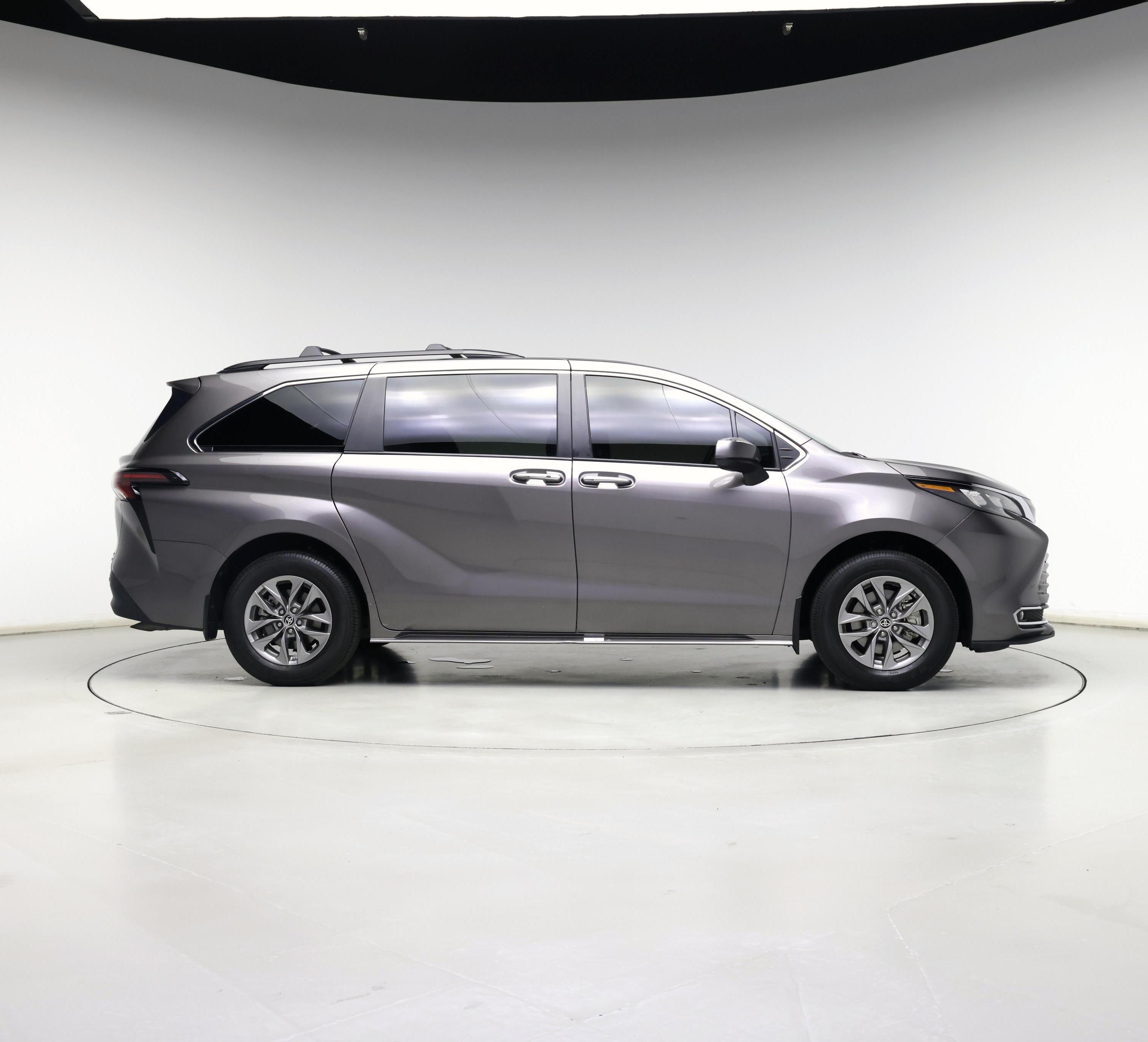 Thumbnail: 2023 Toyota Sienna - 7