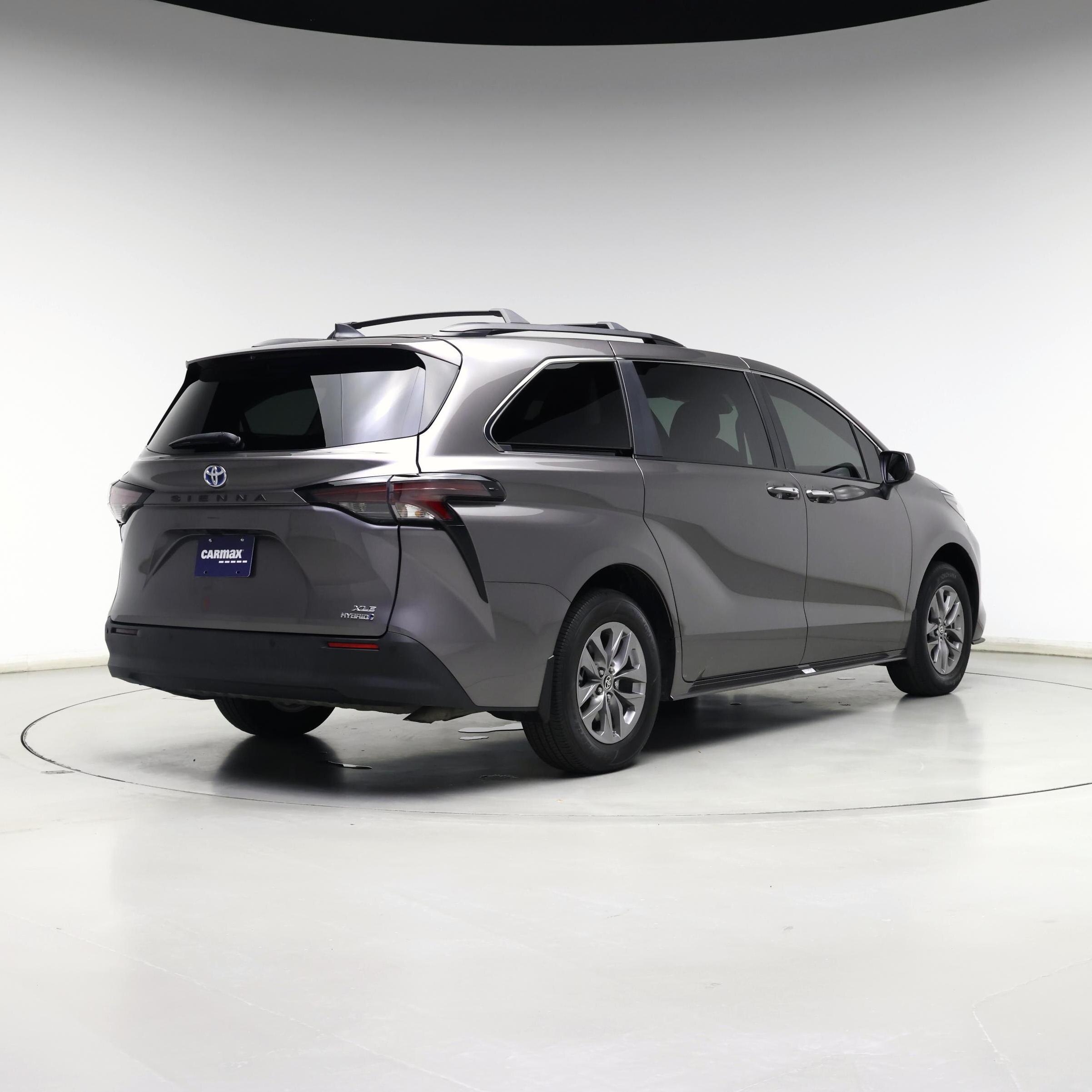 Thumbnail: 2023 Toyota Sienna - 8