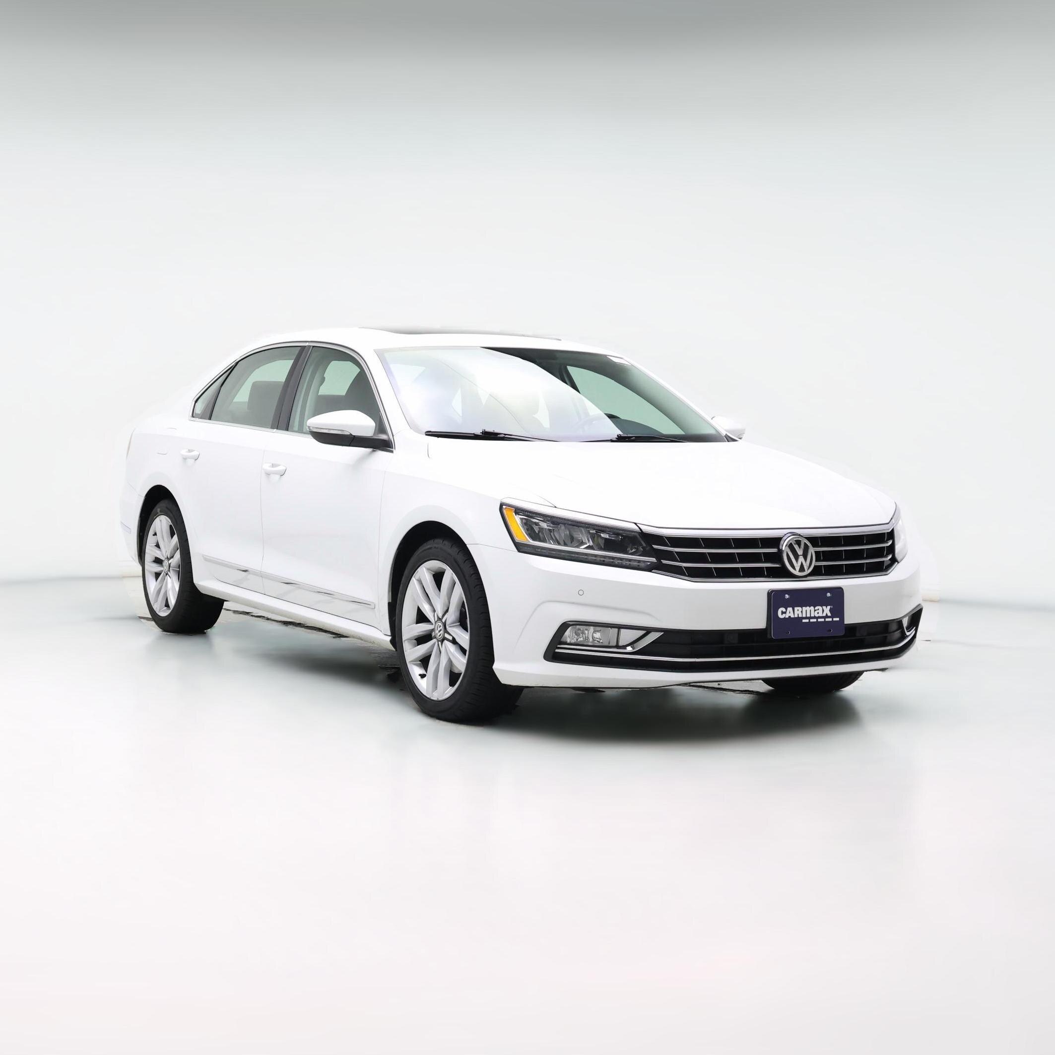 Thumbnail: 2017 Volkswagen Passat - 1