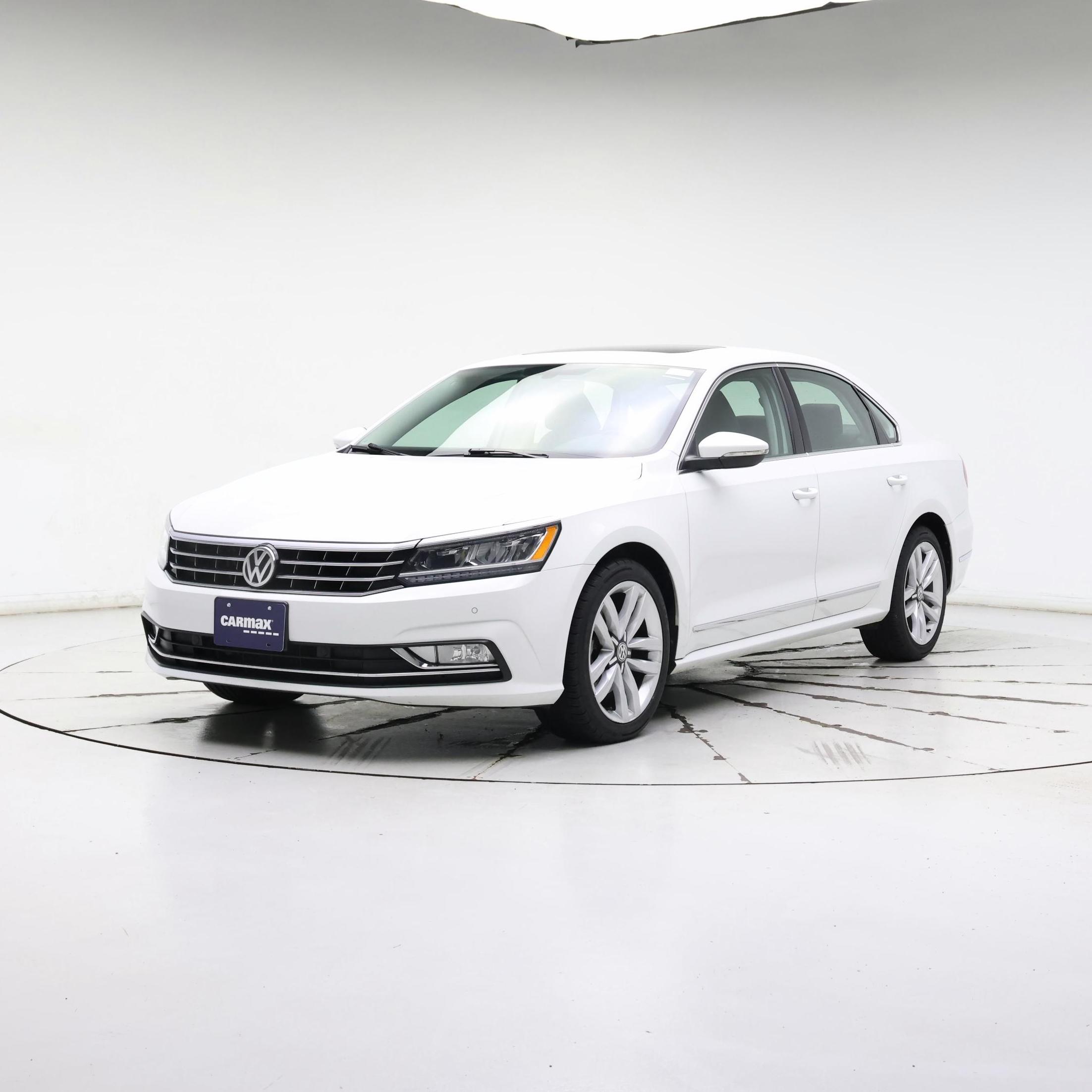 Thumbnail: 2017 Volkswagen Passat - 4