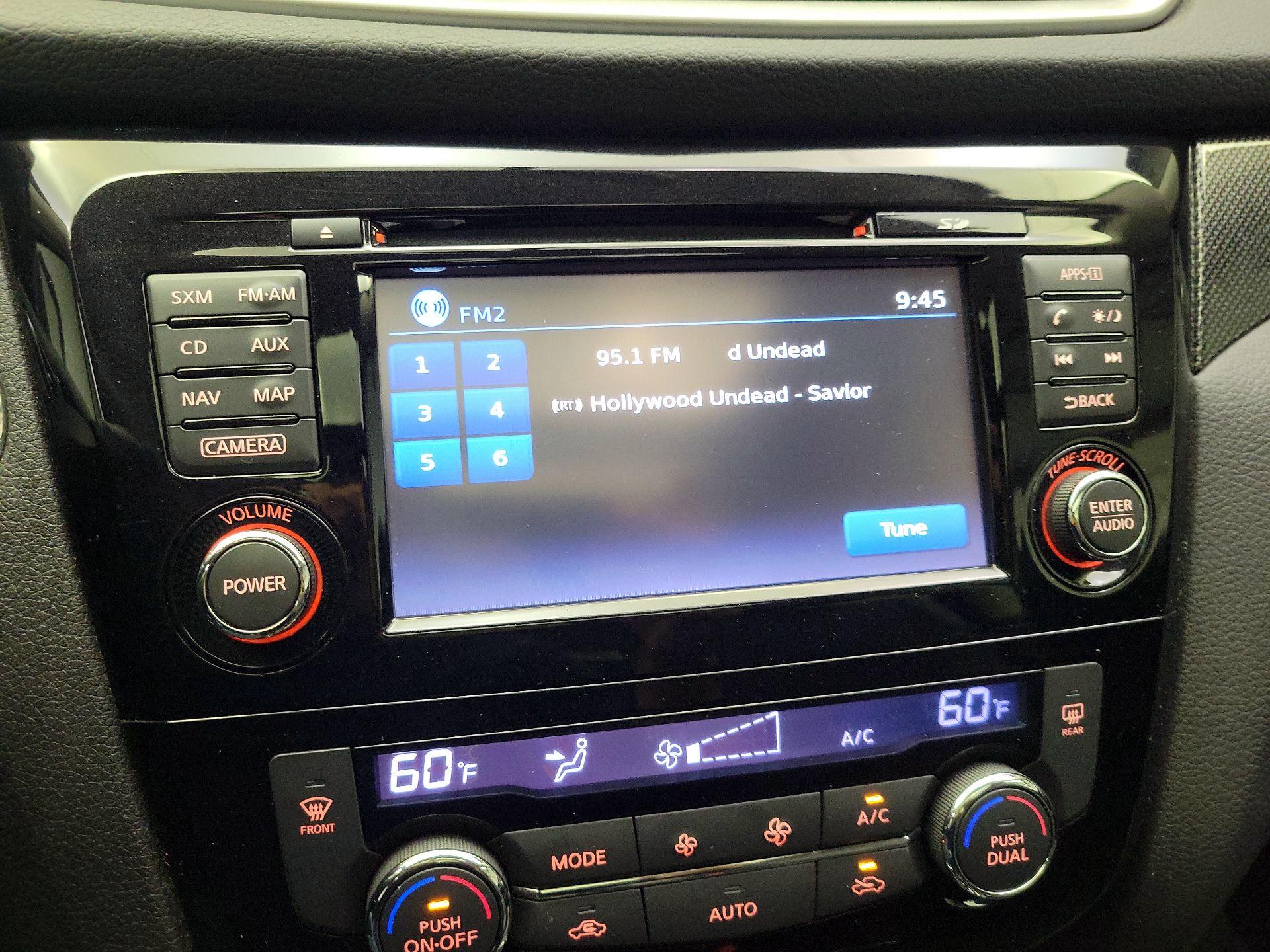 Thumbnail: 2016 Nissan Rogue - 16