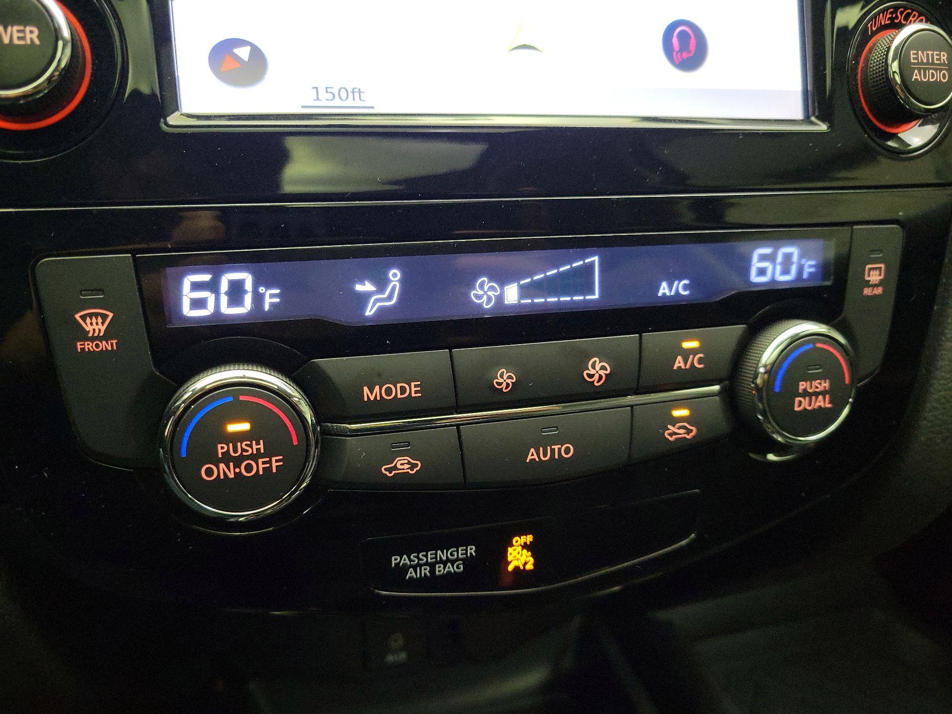 Thumbnail: 2016 Nissan Rogue - 17