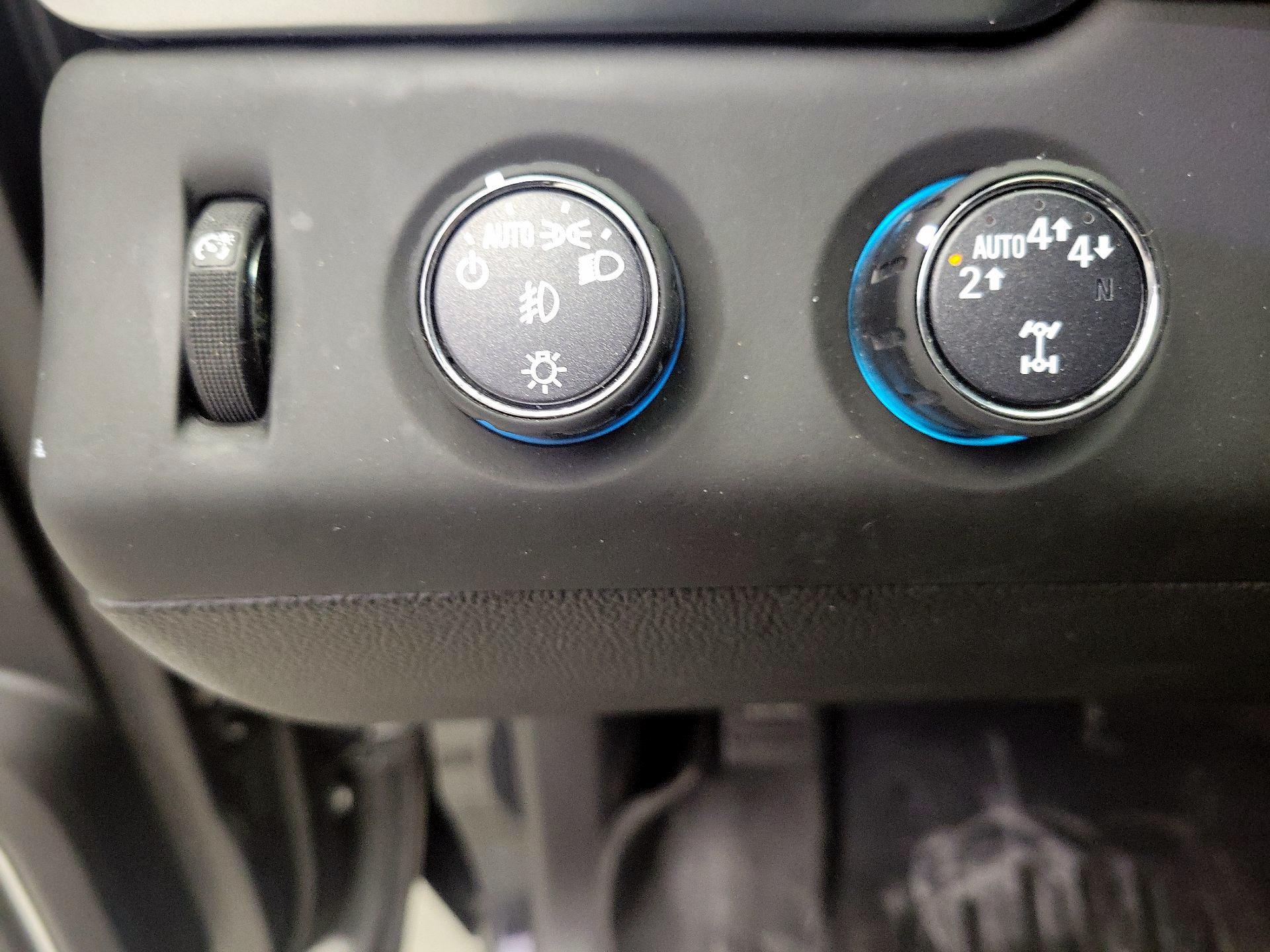 Thumbnail: 2018 Chevrolet Tahoe - 13