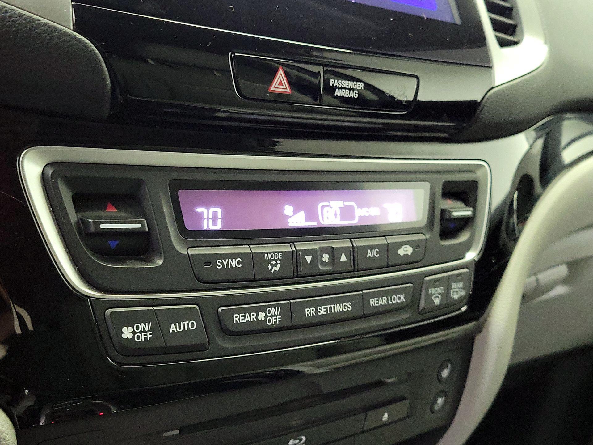 Thumbnail: 2016 Honda Pilot - 17