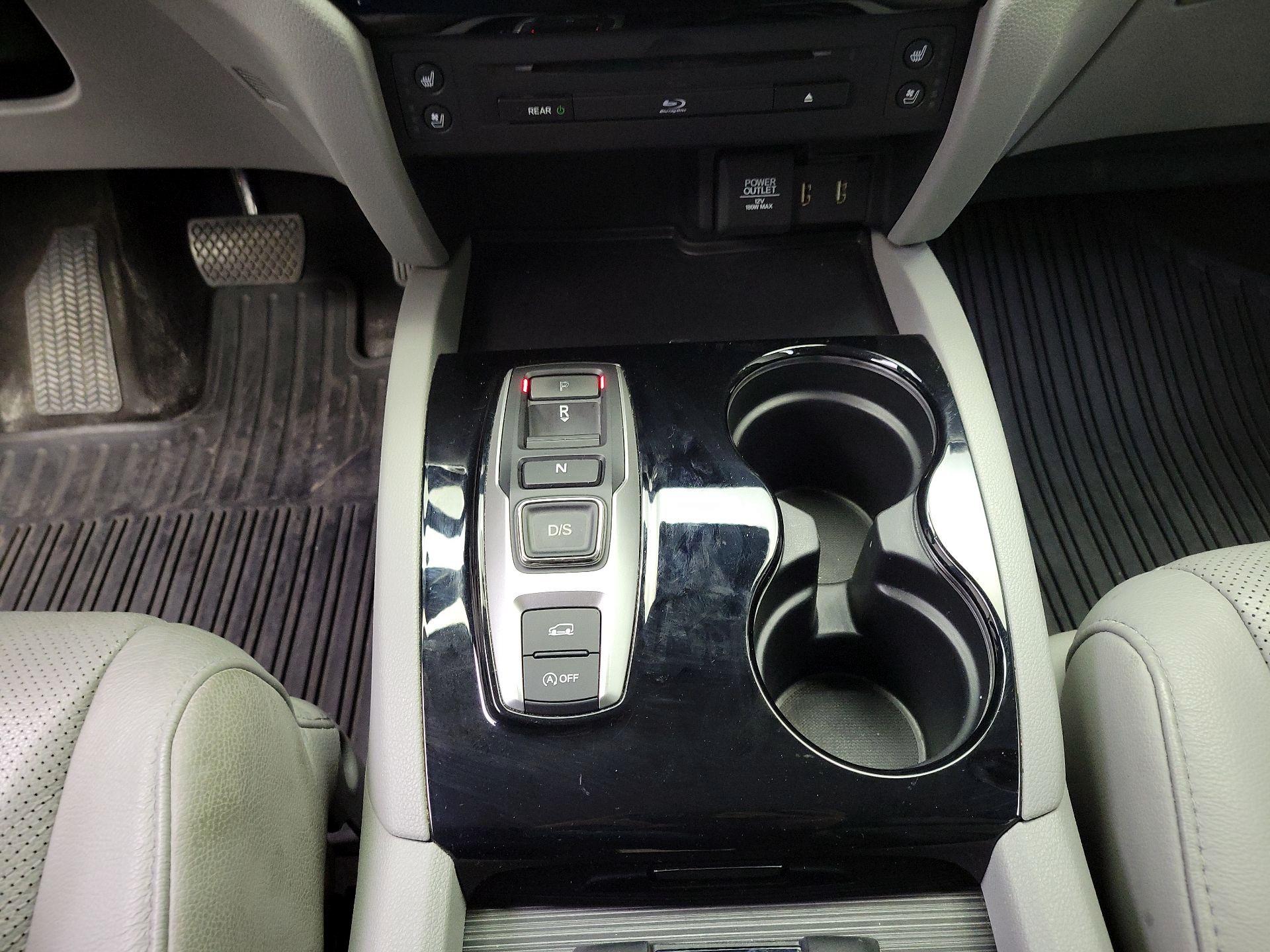 Thumbnail: 2016 Honda Pilot - 18