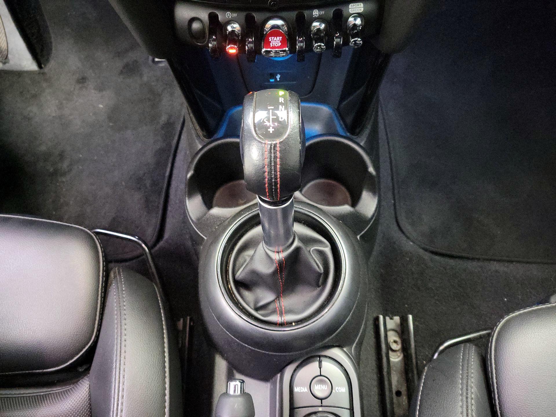 Thumbnail: 2019 MINI Cooper Hardtop - 17