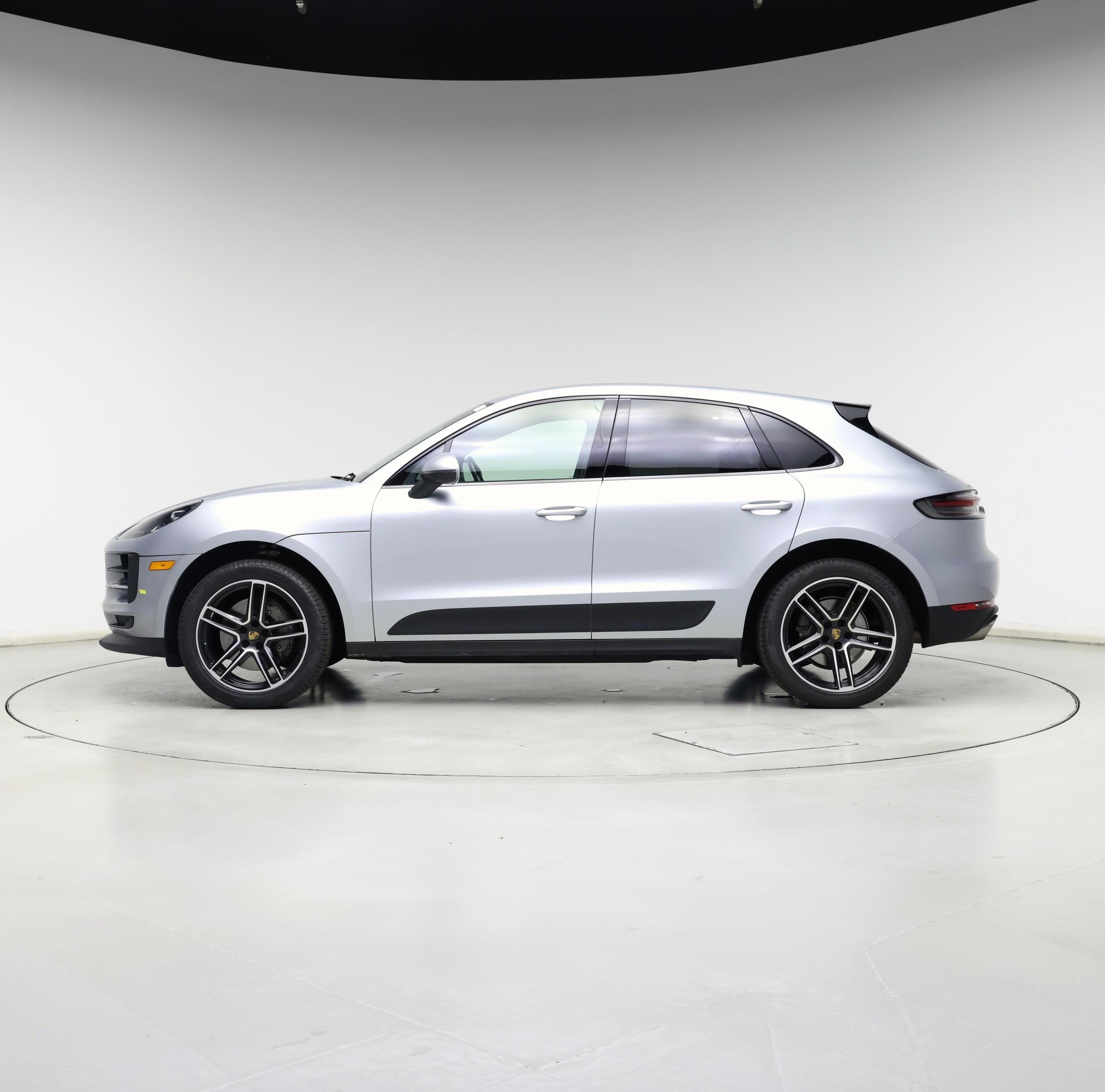 Thumbnail: 2020 Porsche Macan - 3
