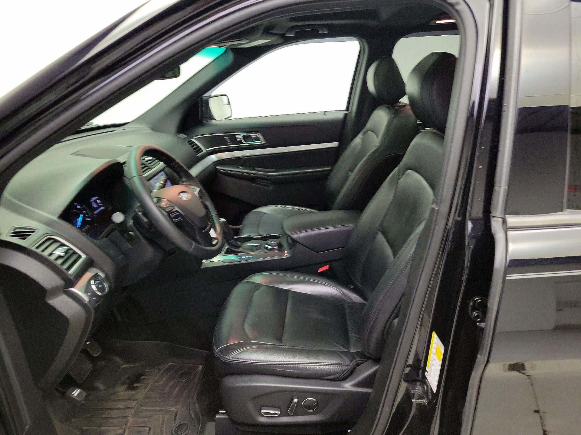 Thumbnail: 2016 Ford Explorer - 11