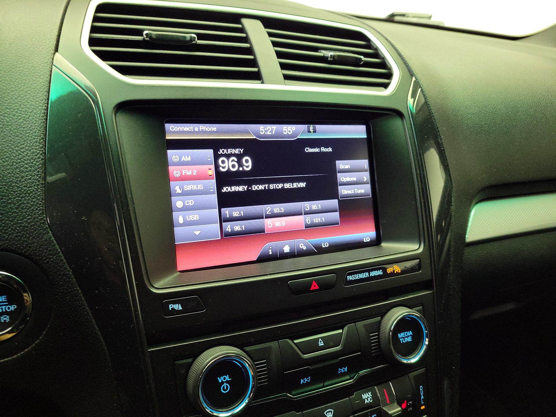 Thumbnail: 2016 Ford Explorer - 16