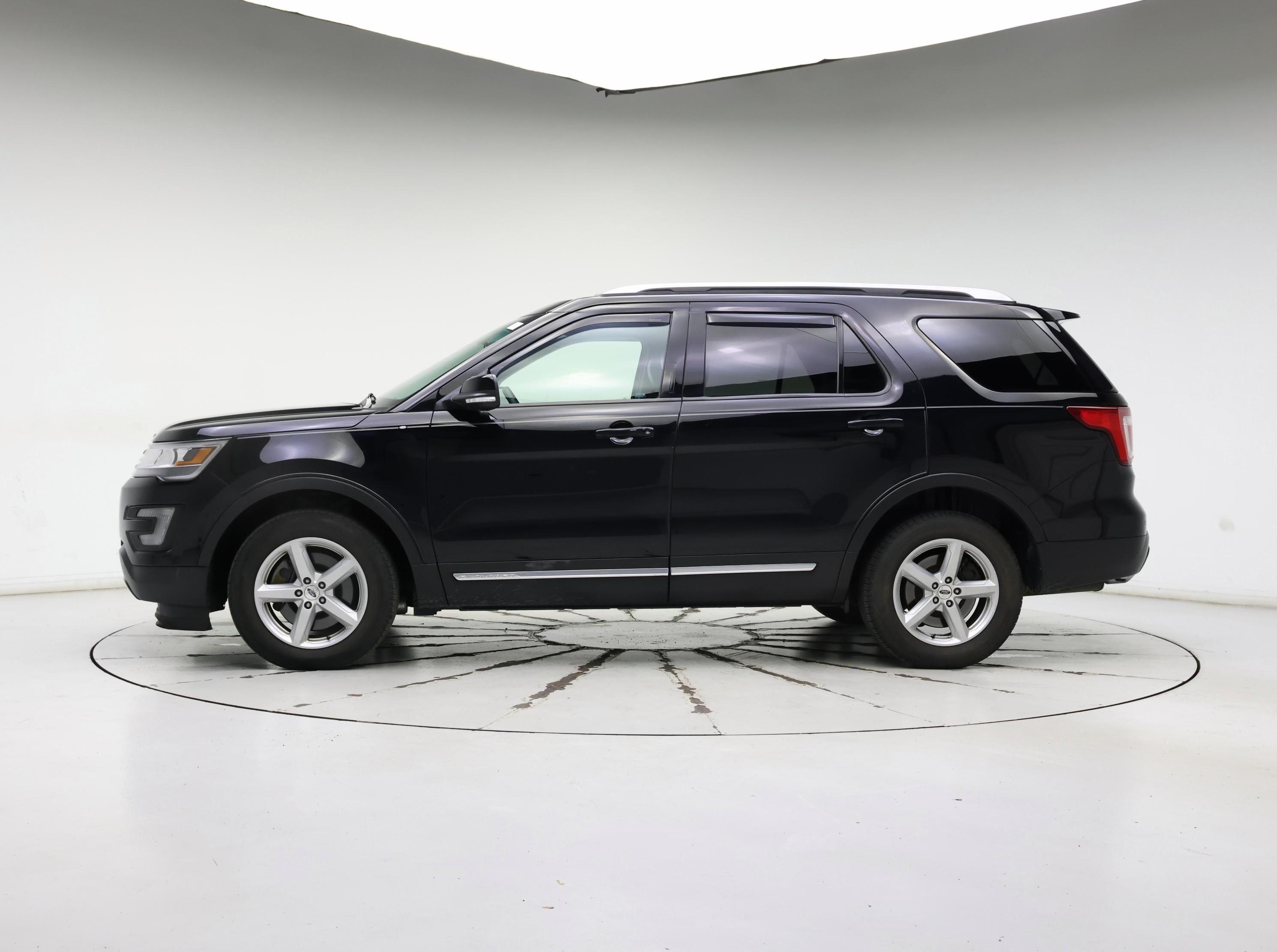 Thumbnail: 2016 Ford Explorer - 3