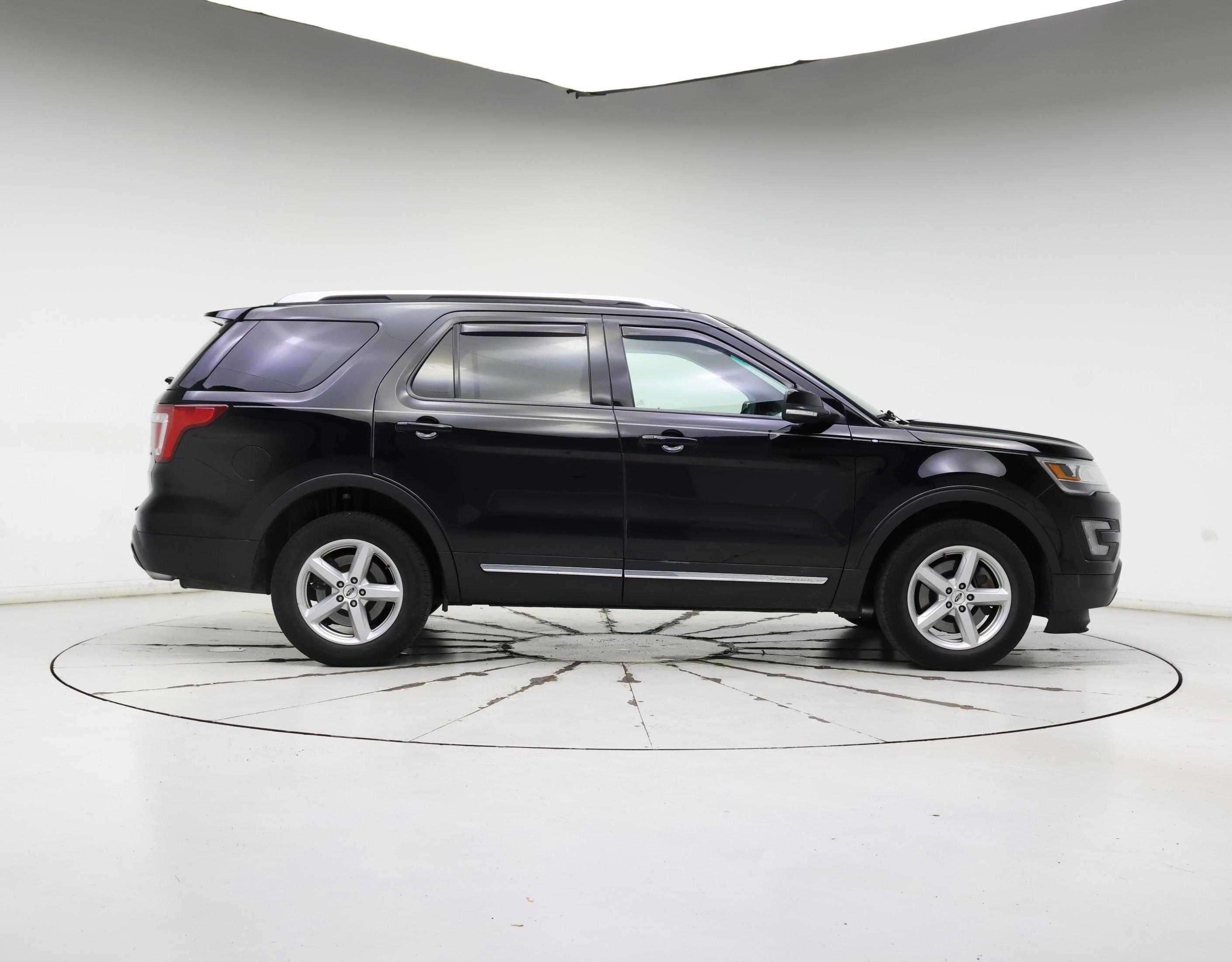 Thumbnail: 2016 Ford Explorer - 7
