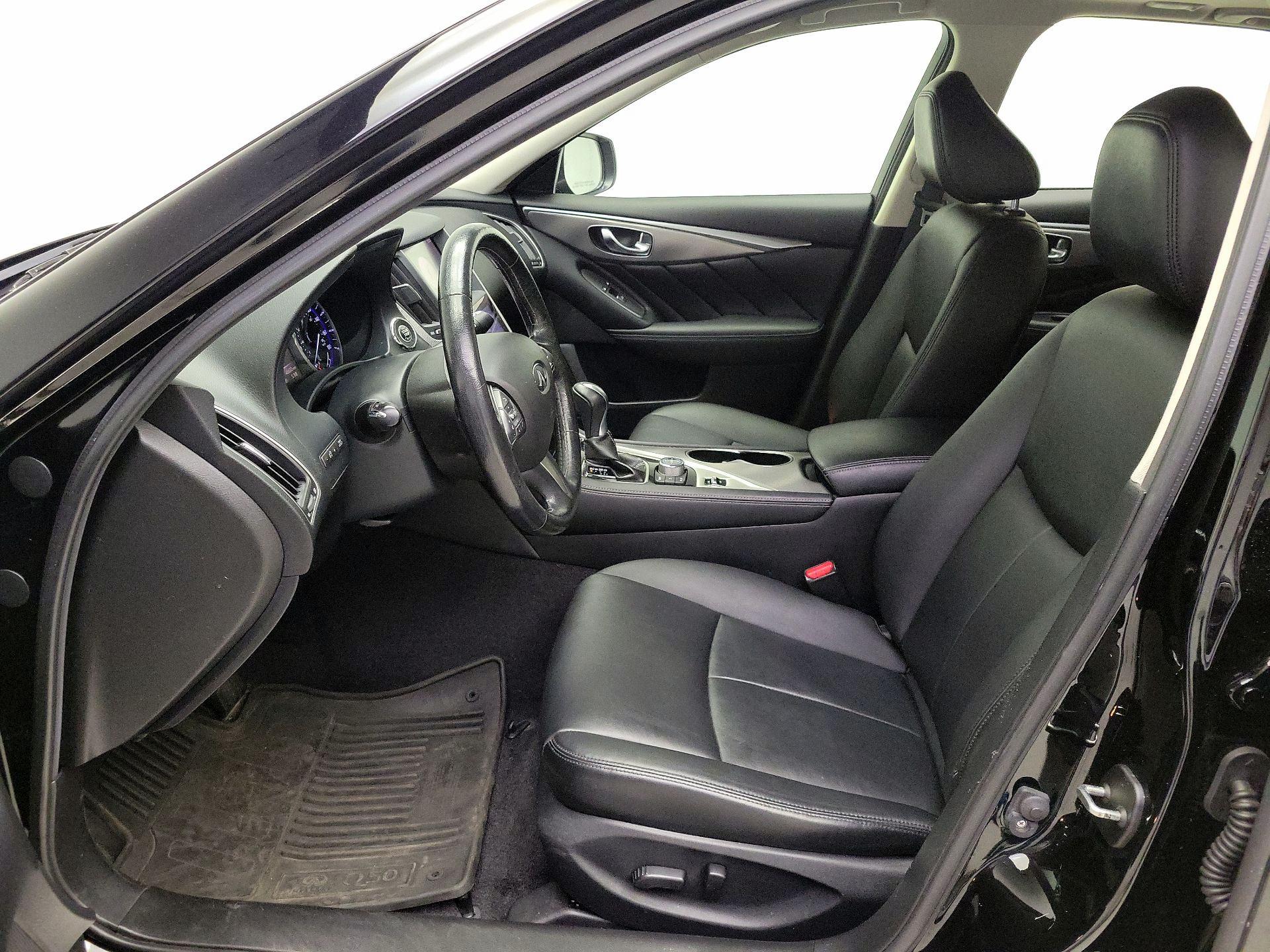 Thumbnail: 2015 INFINITI Q50 - 11