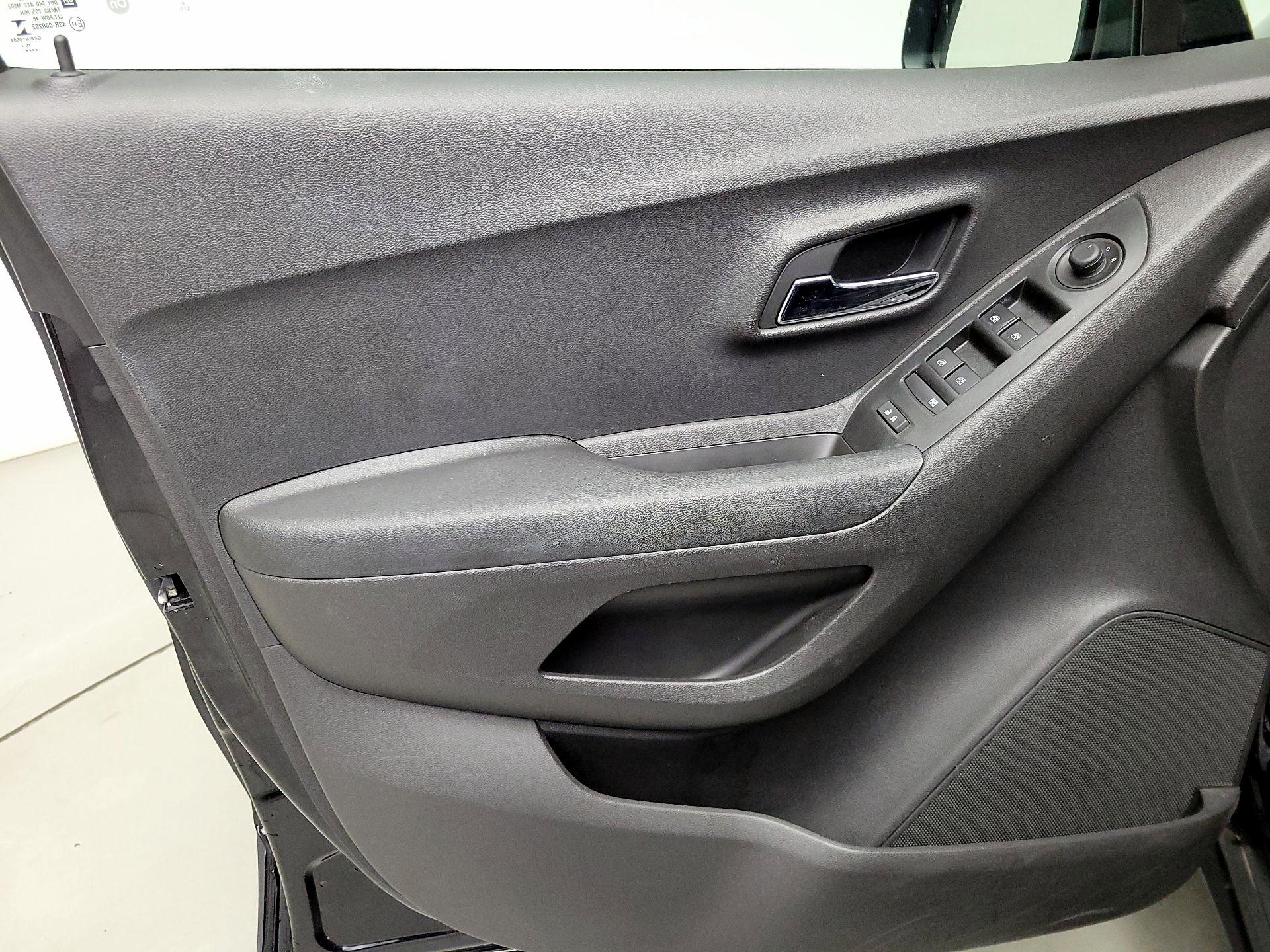 Thumbnail: 2020 Chevrolet Trax - 12