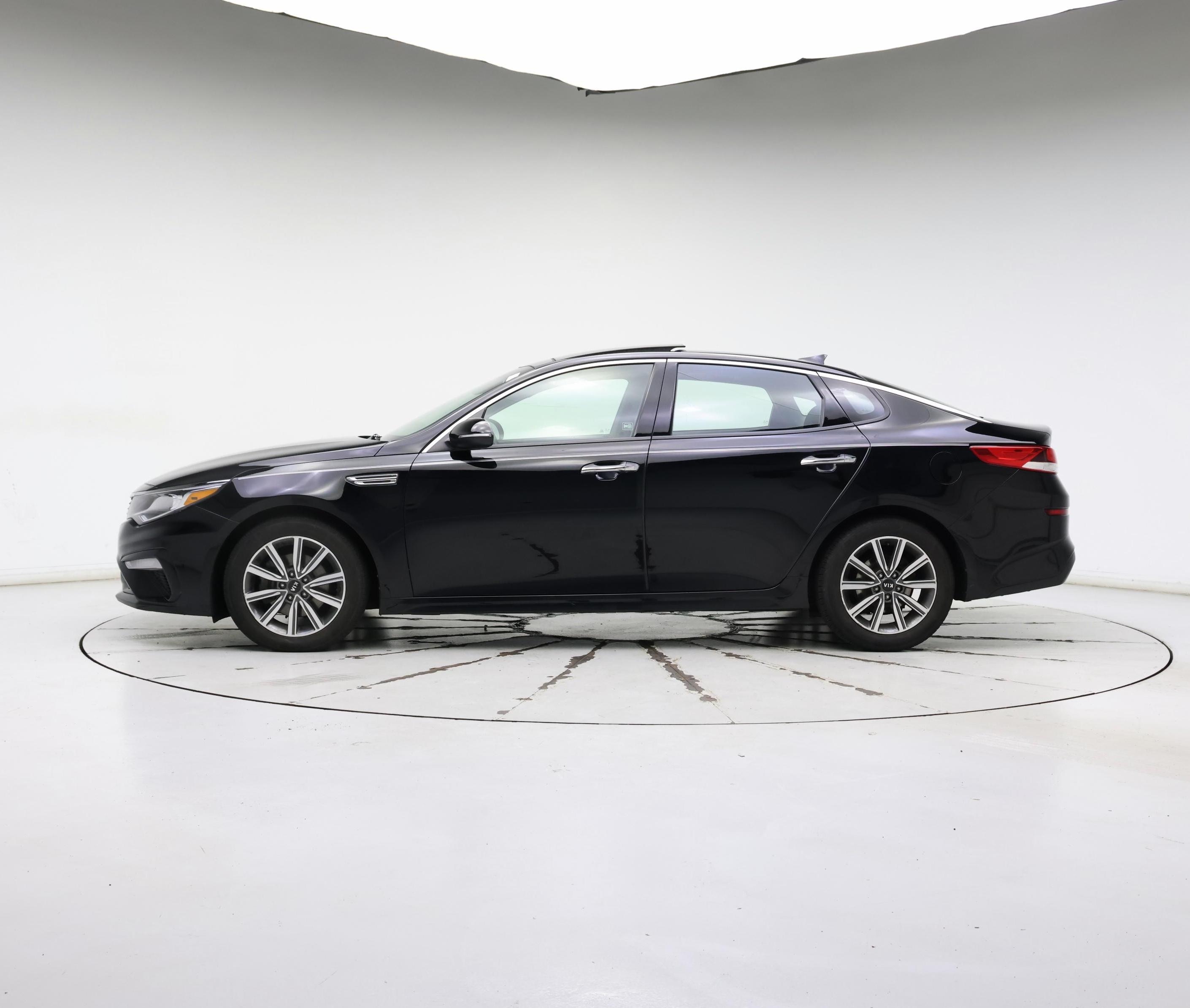 Thumbnail: 2019 Kia Optima - 3