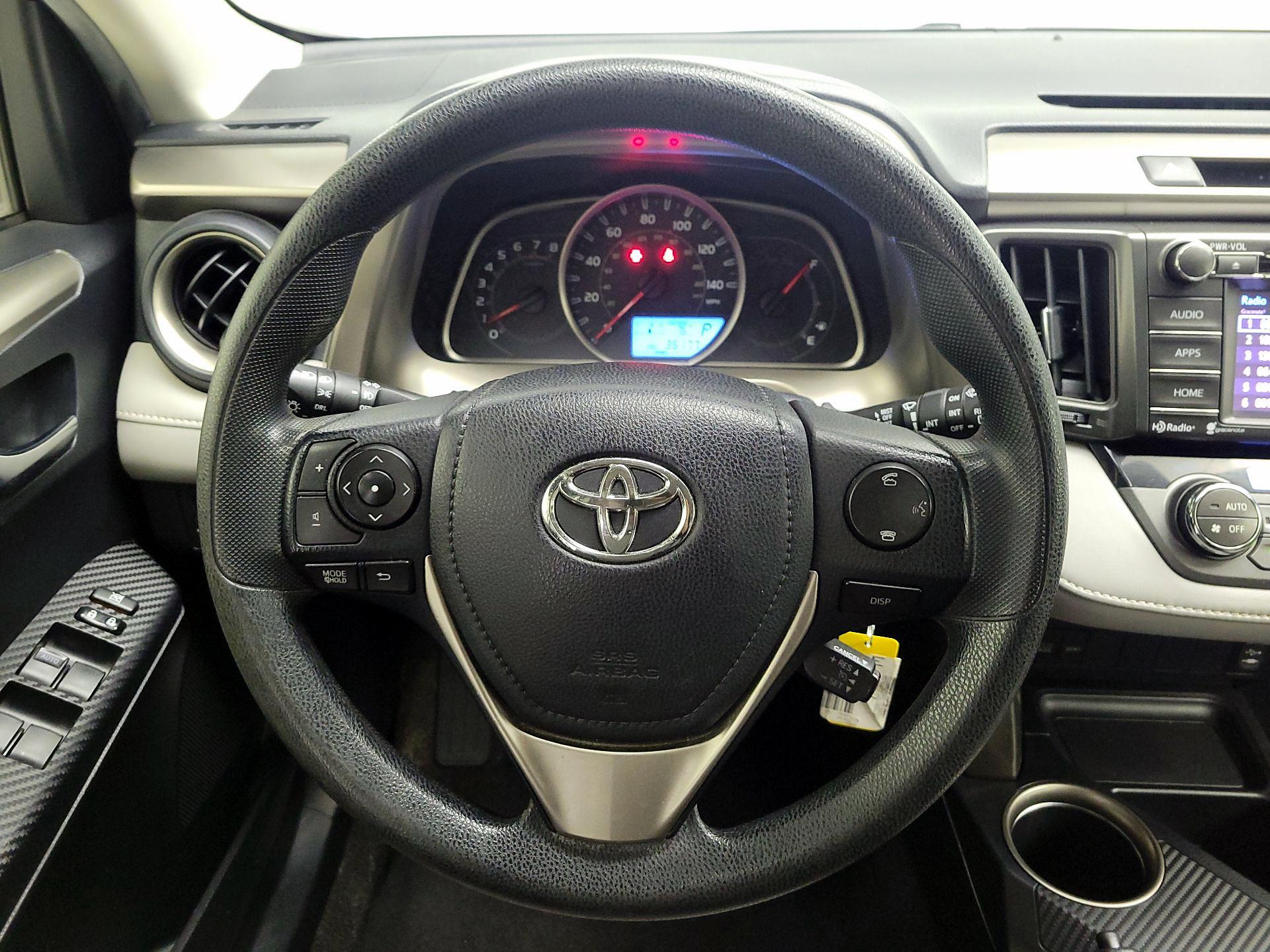 Thumbnail: 2015 Toyota RAV4 - 10