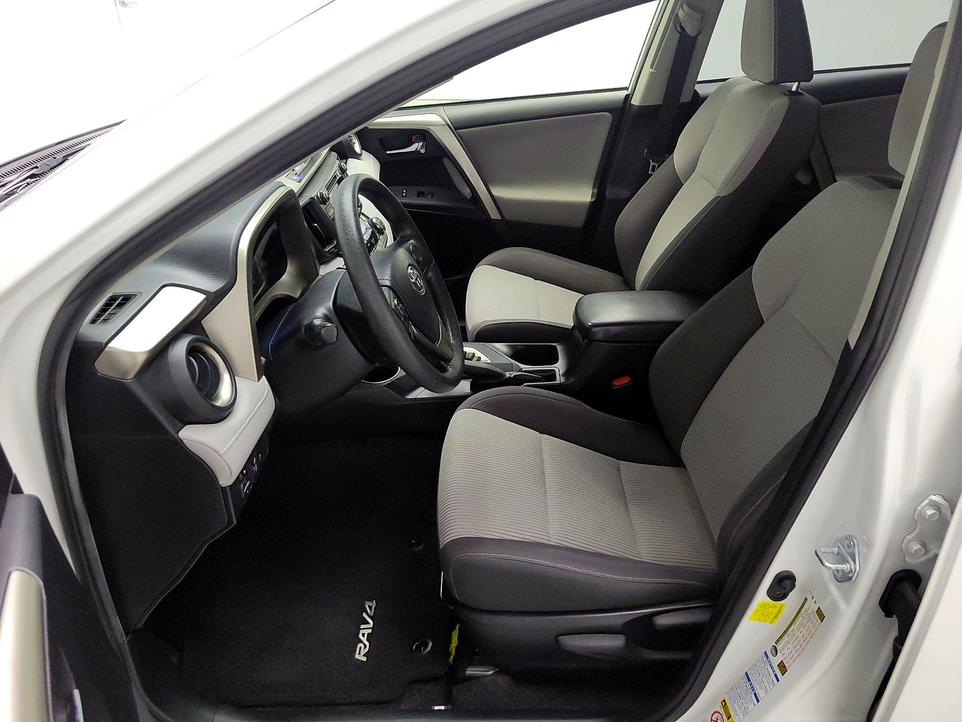 Thumbnail: 2015 Toyota RAV4 - 11