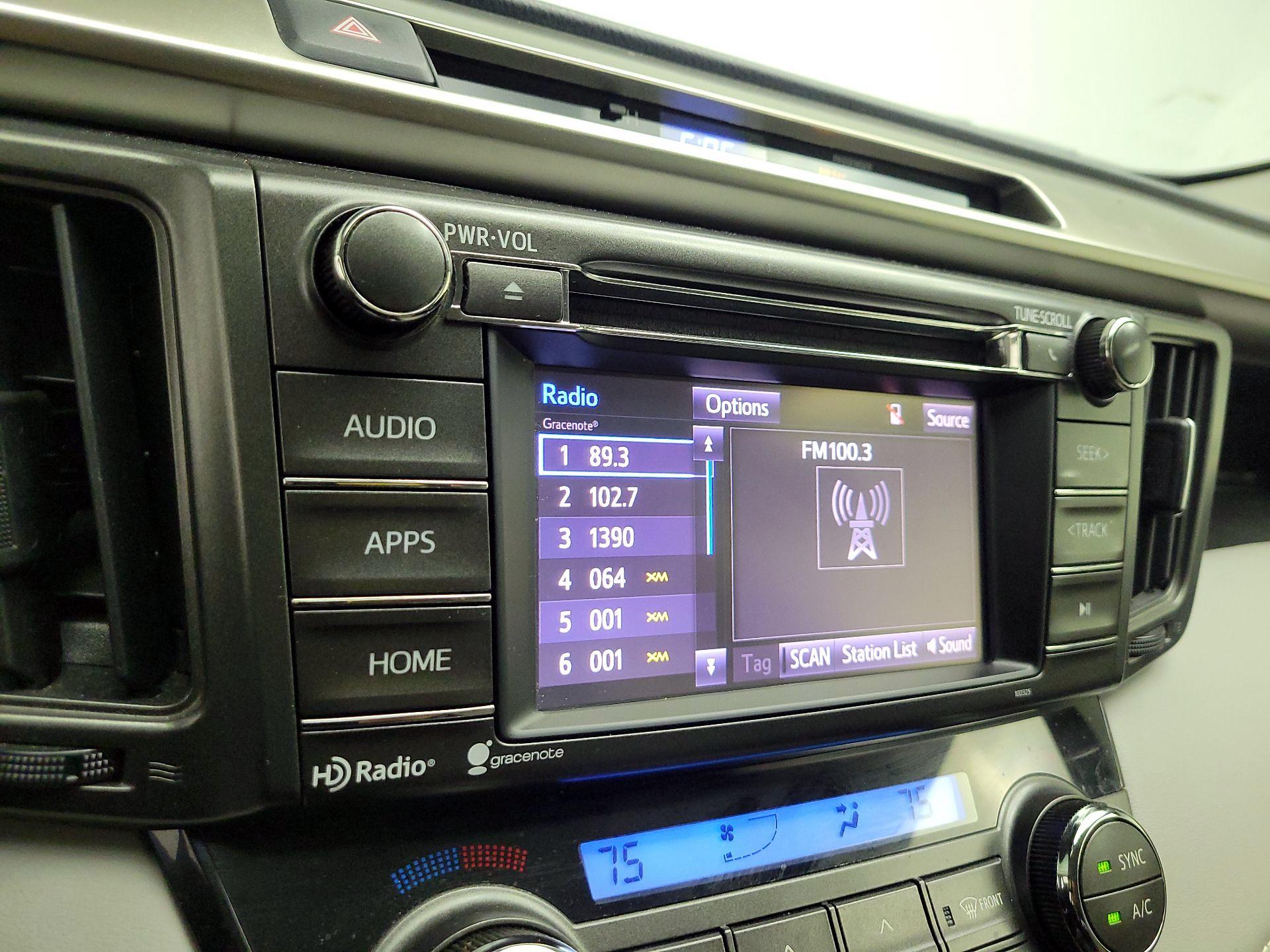 Thumbnail: 2015 Toyota RAV4 - 15