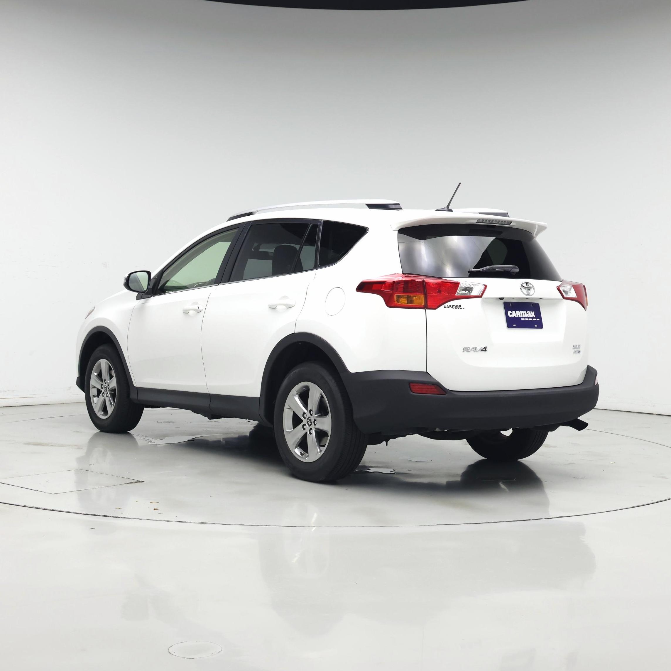 Thumbnail: 2015 Toyota RAV4 - 2