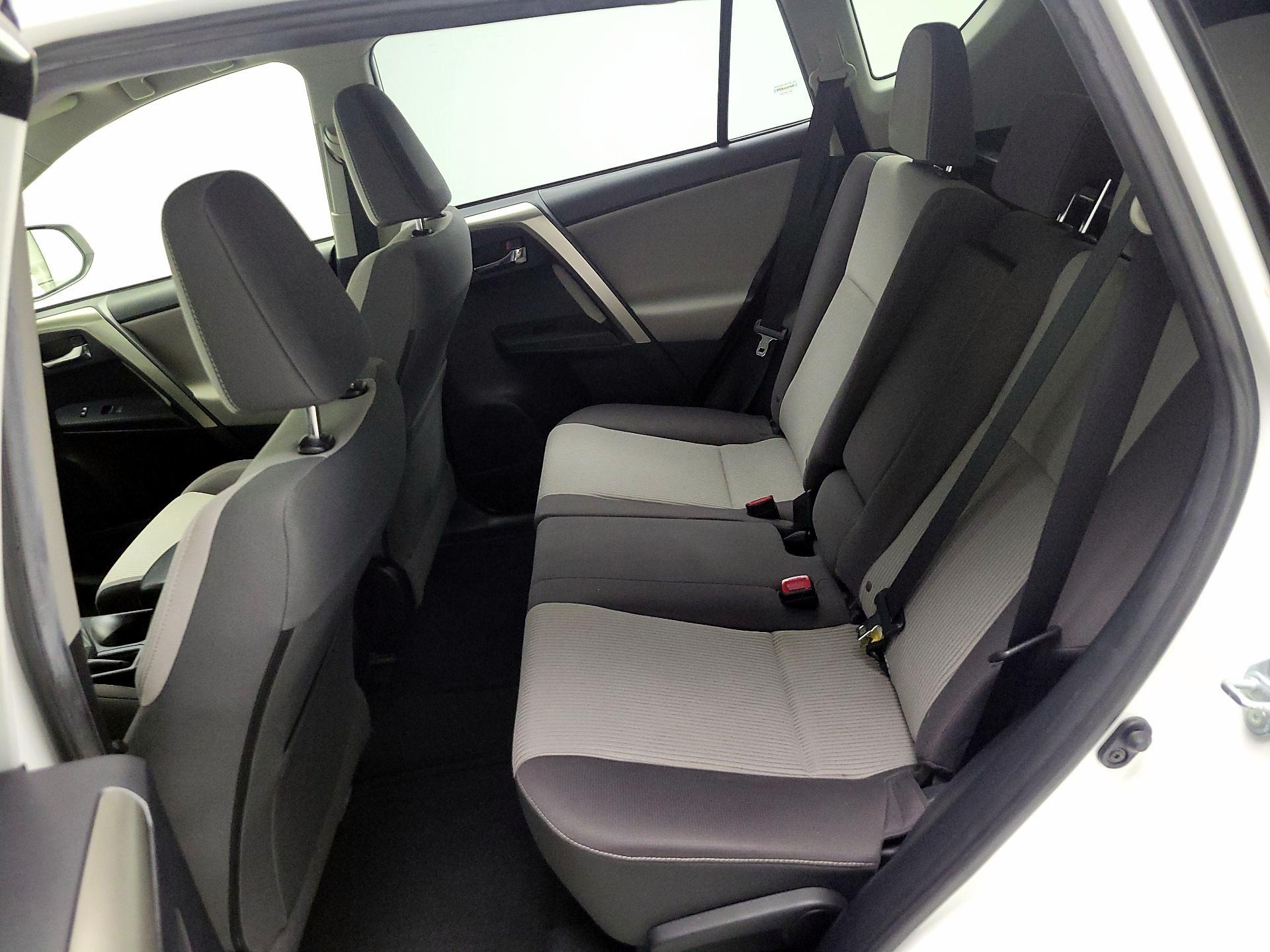 Thumbnail: 2015 Toyota RAV4 - 19