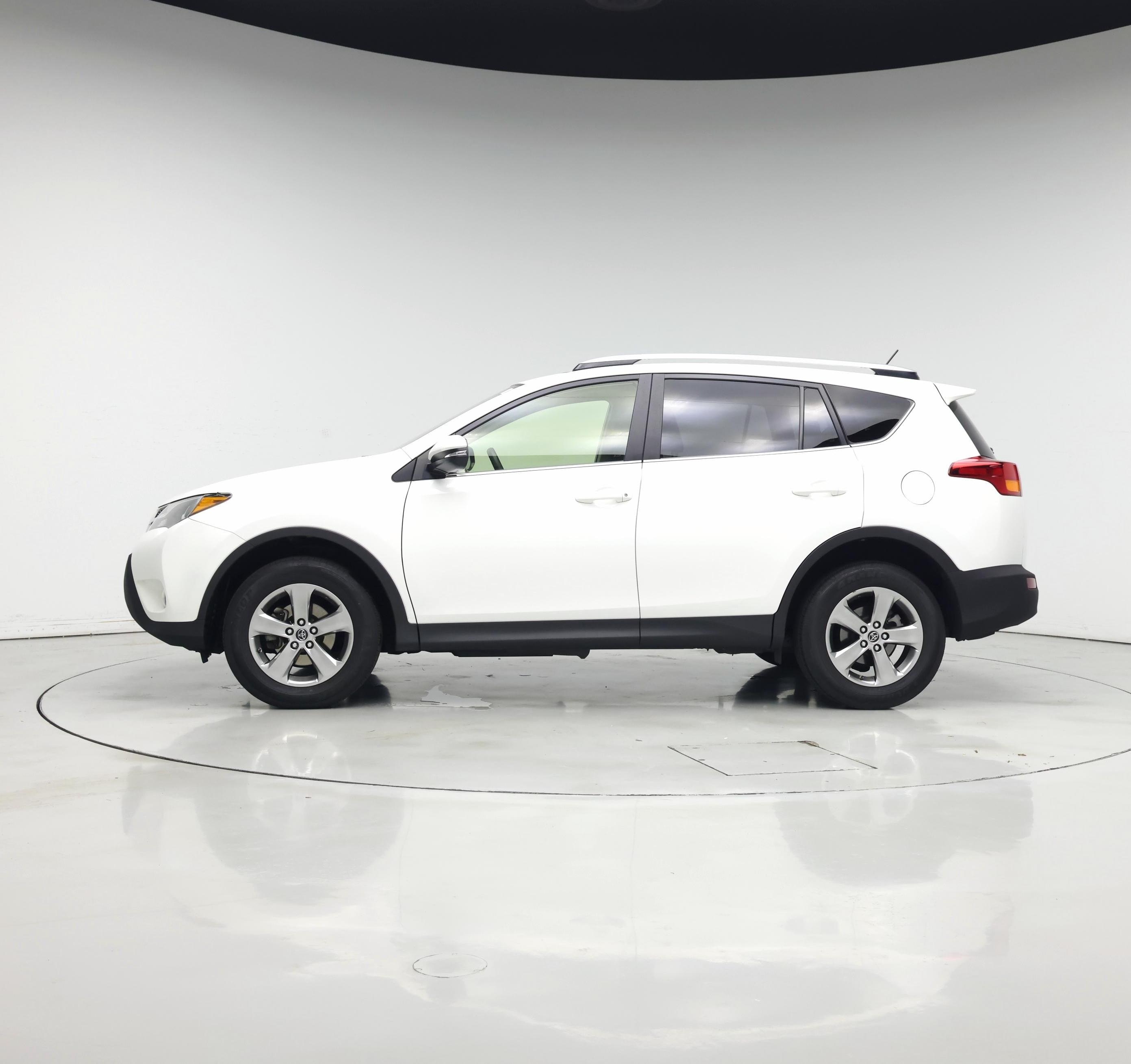 Thumbnail: 2015 Toyota RAV4 - 3