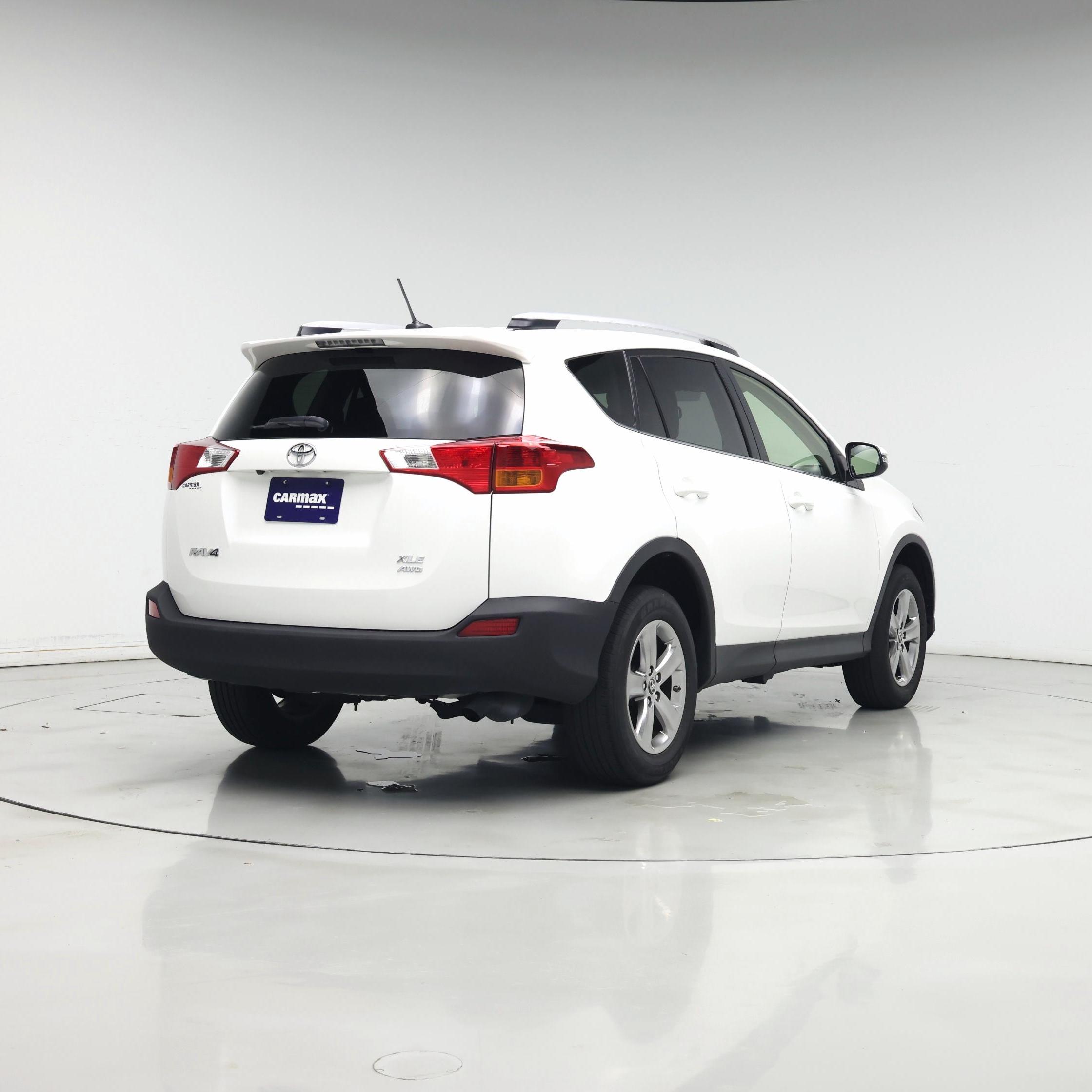 Thumbnail: 2015 Toyota RAV4 - 8