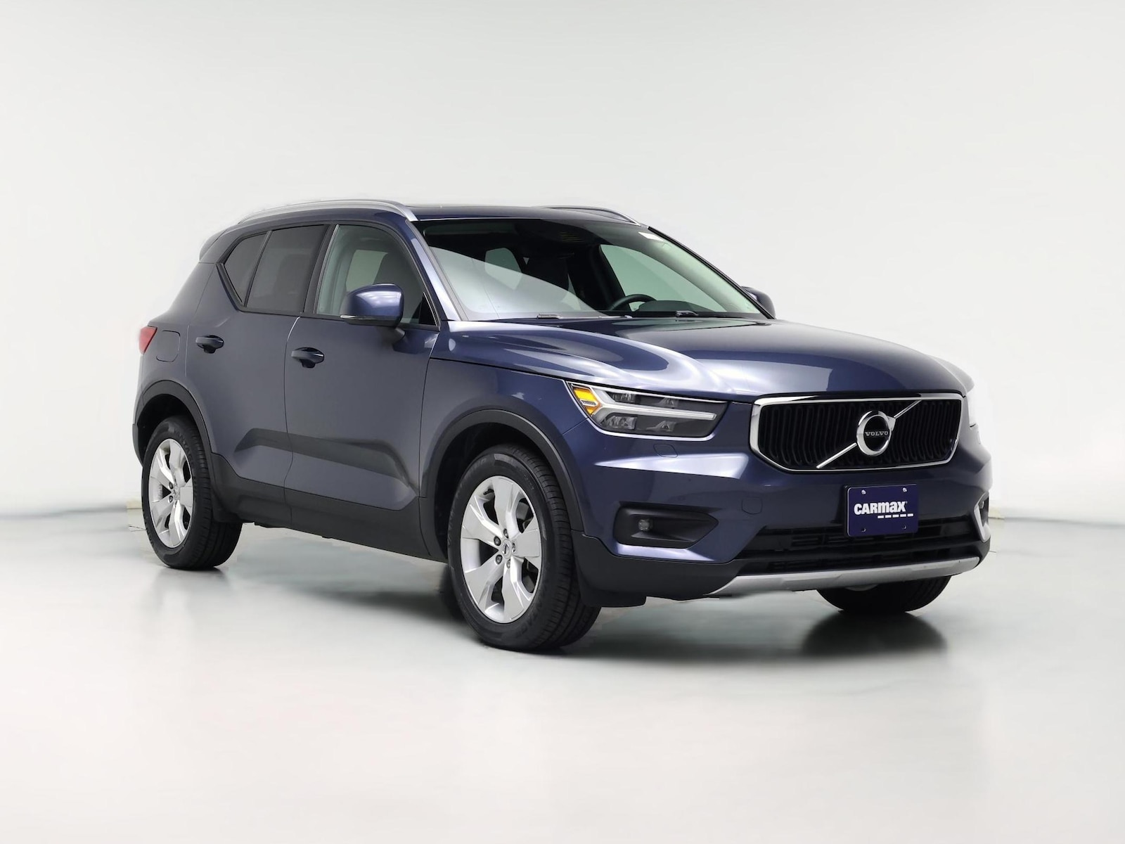 2022 Volvo XC40 Momentum
