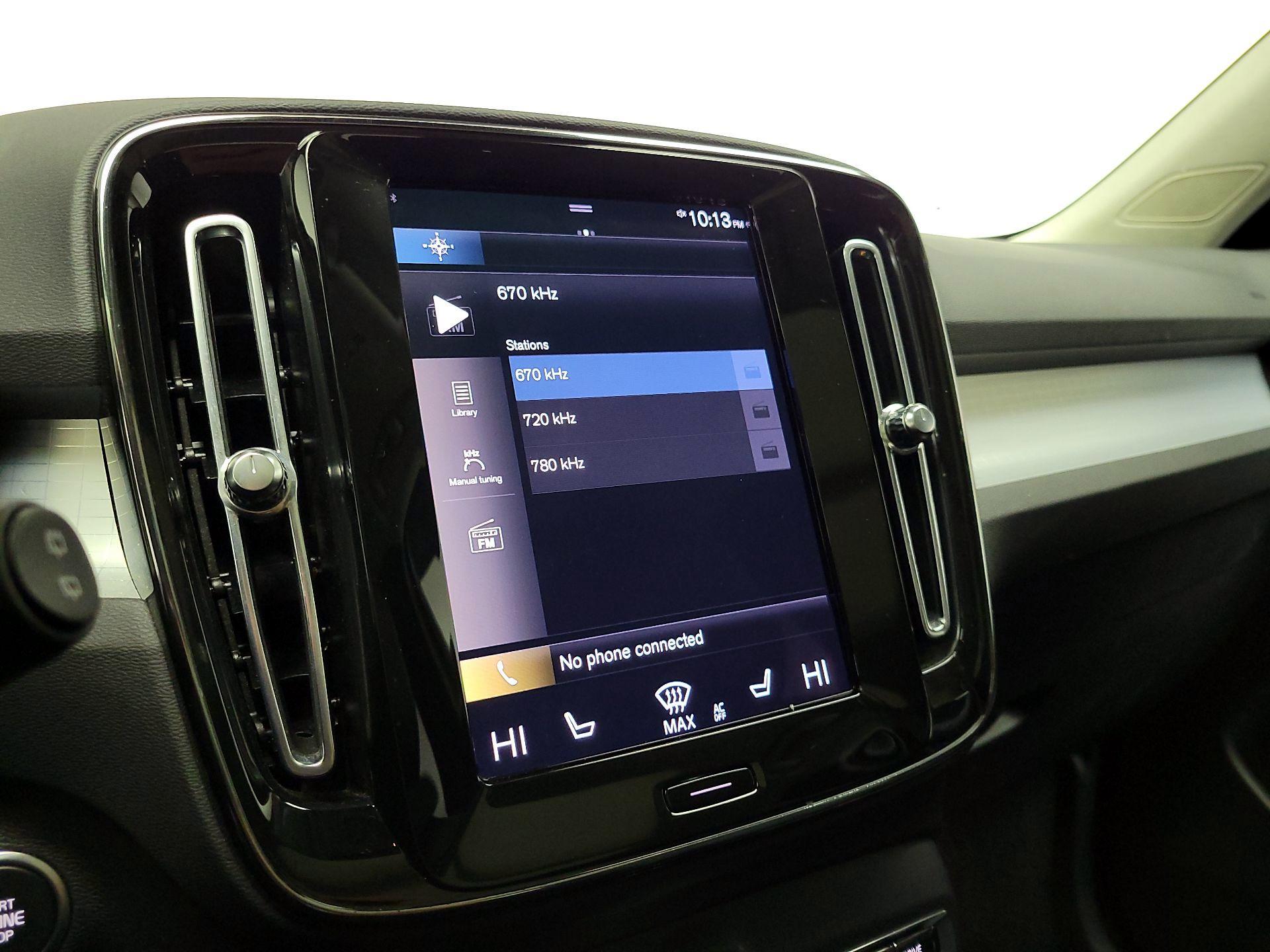 Thumbnail: 2022 Volvo XC40 - 16