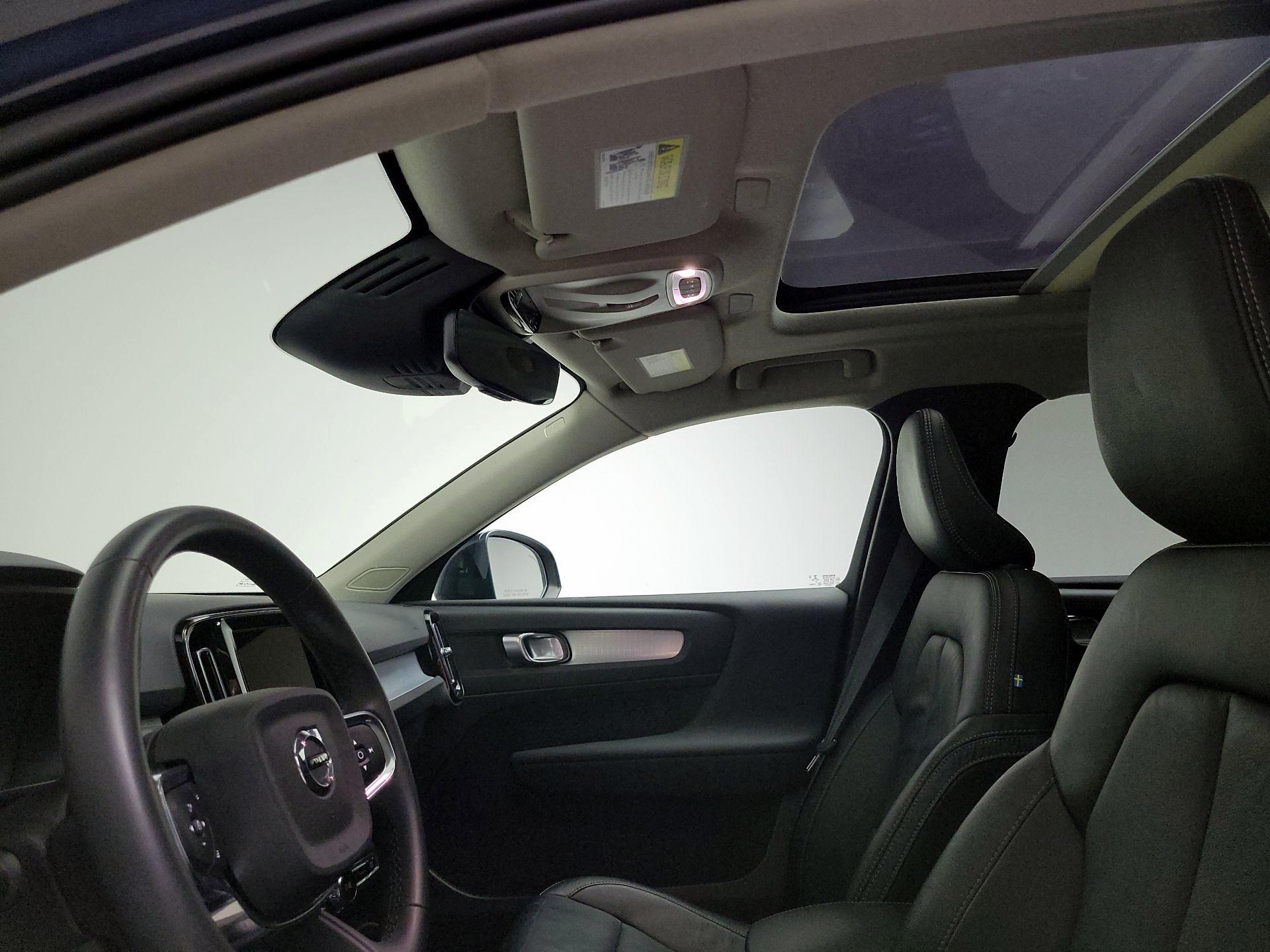 Thumbnail: 2022 Volvo XC40 - 20