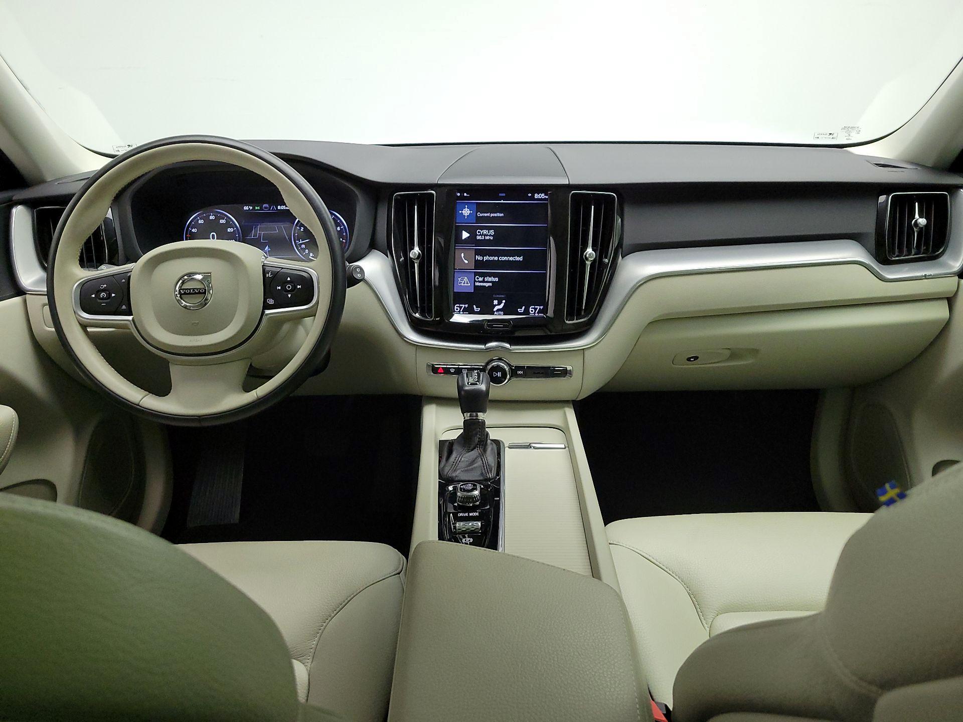 Thumbnail: 2018 Volvo XC60 - 9