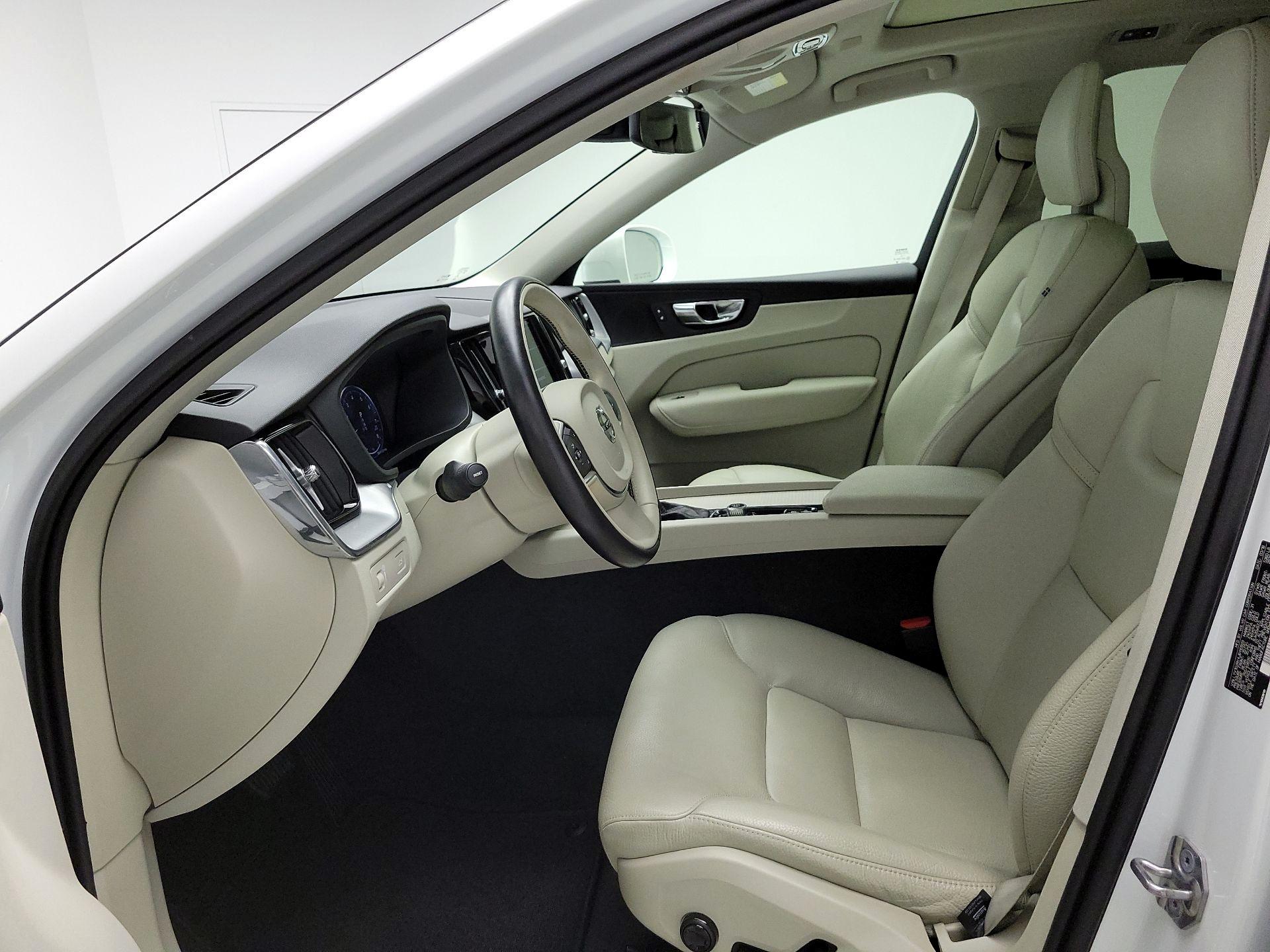 Thumbnail: 2018 Volvo XC60 - 11