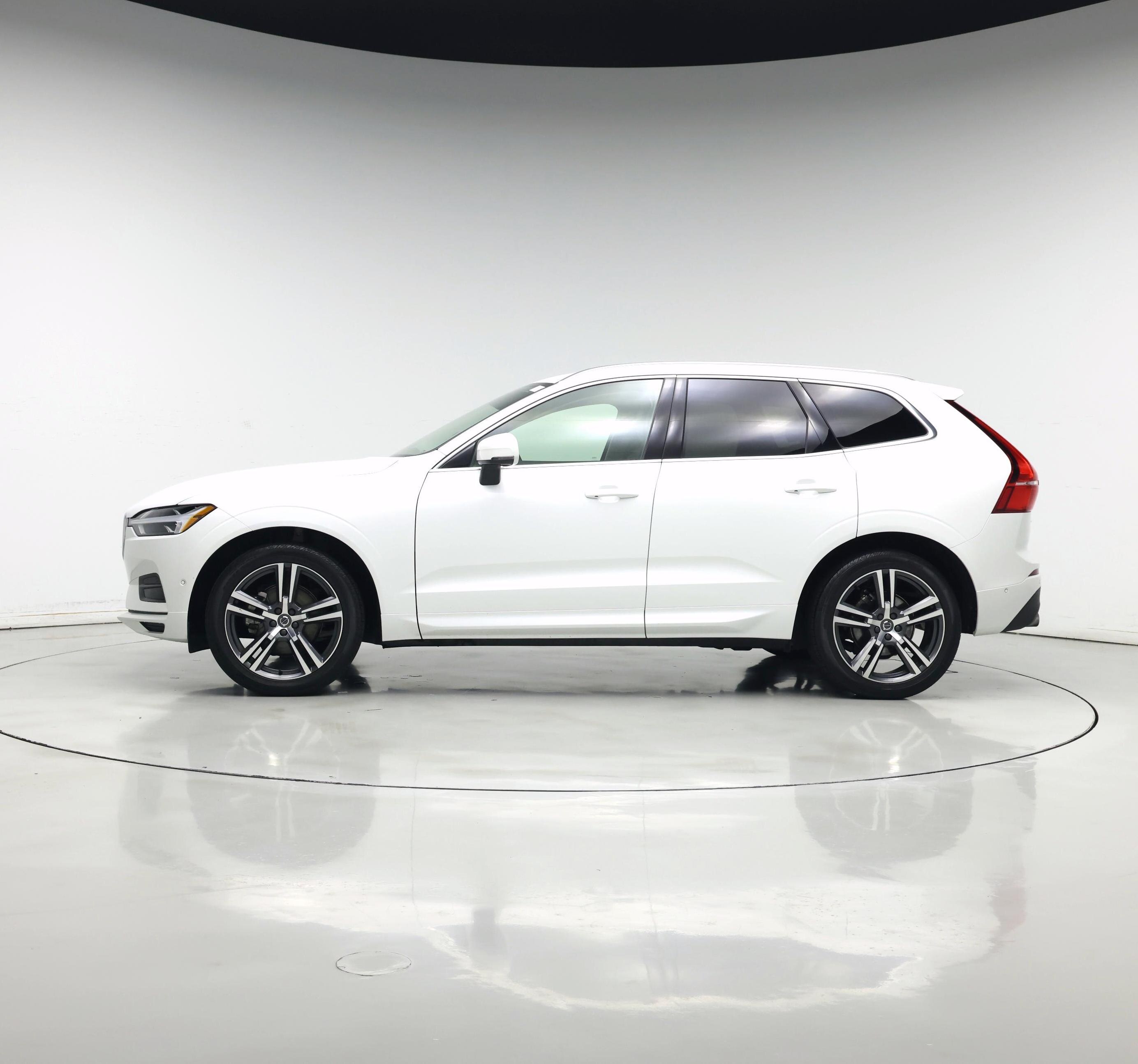 Thumbnail: 2018 Volvo XC60 - 3