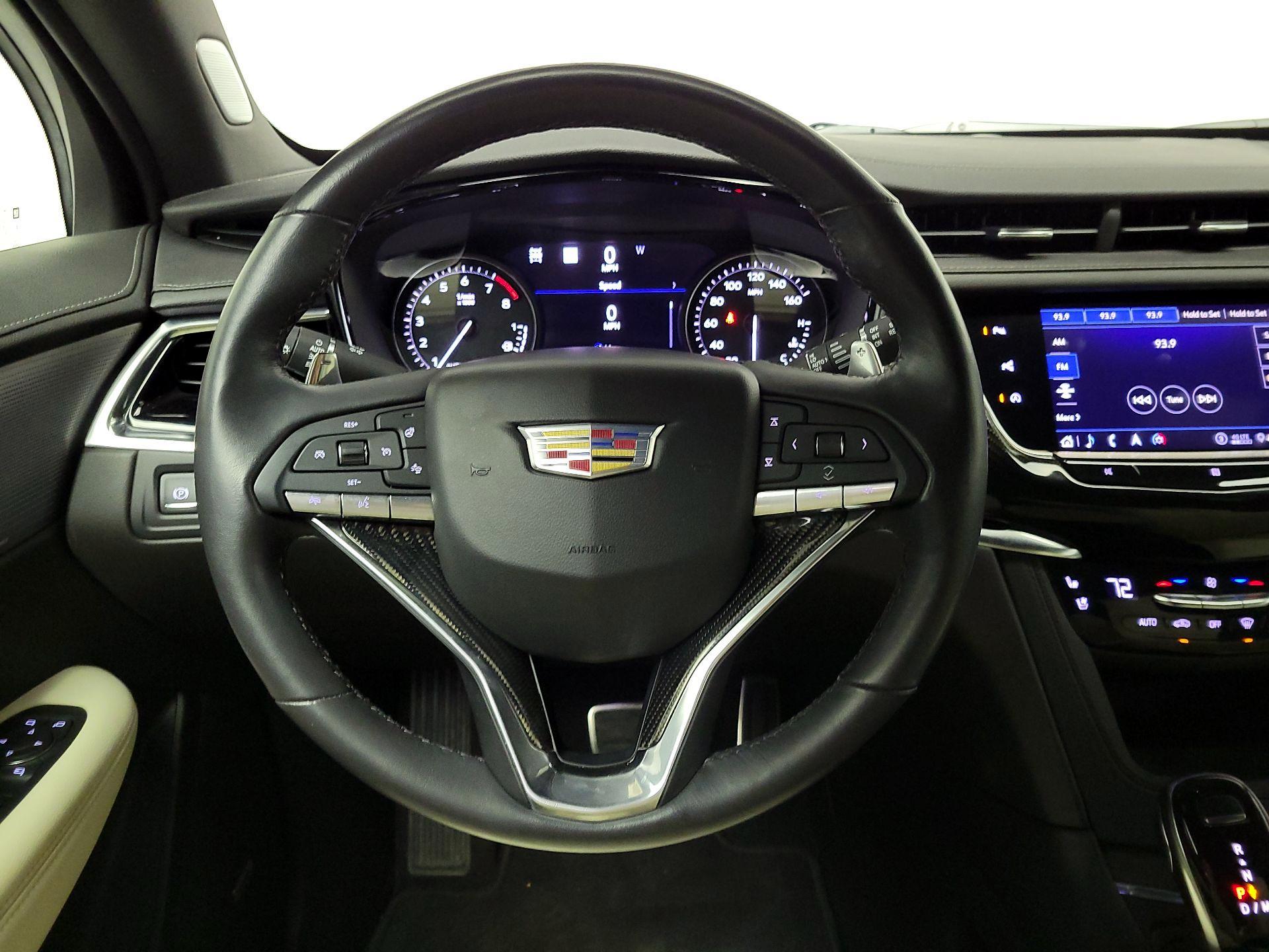 Thumbnail: 2020 Cadillac XT6 - 10