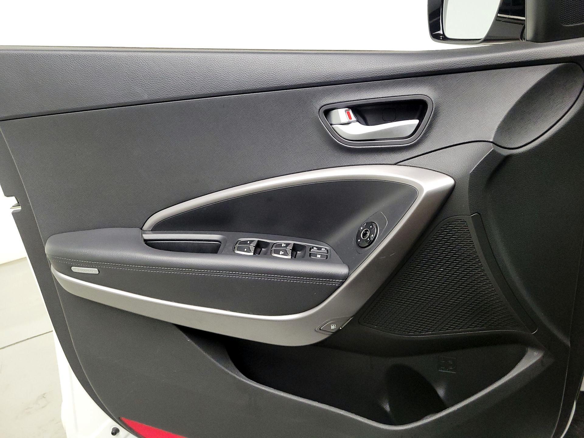 Thumbnail: 2015 Hyundai Santa Fe - 12