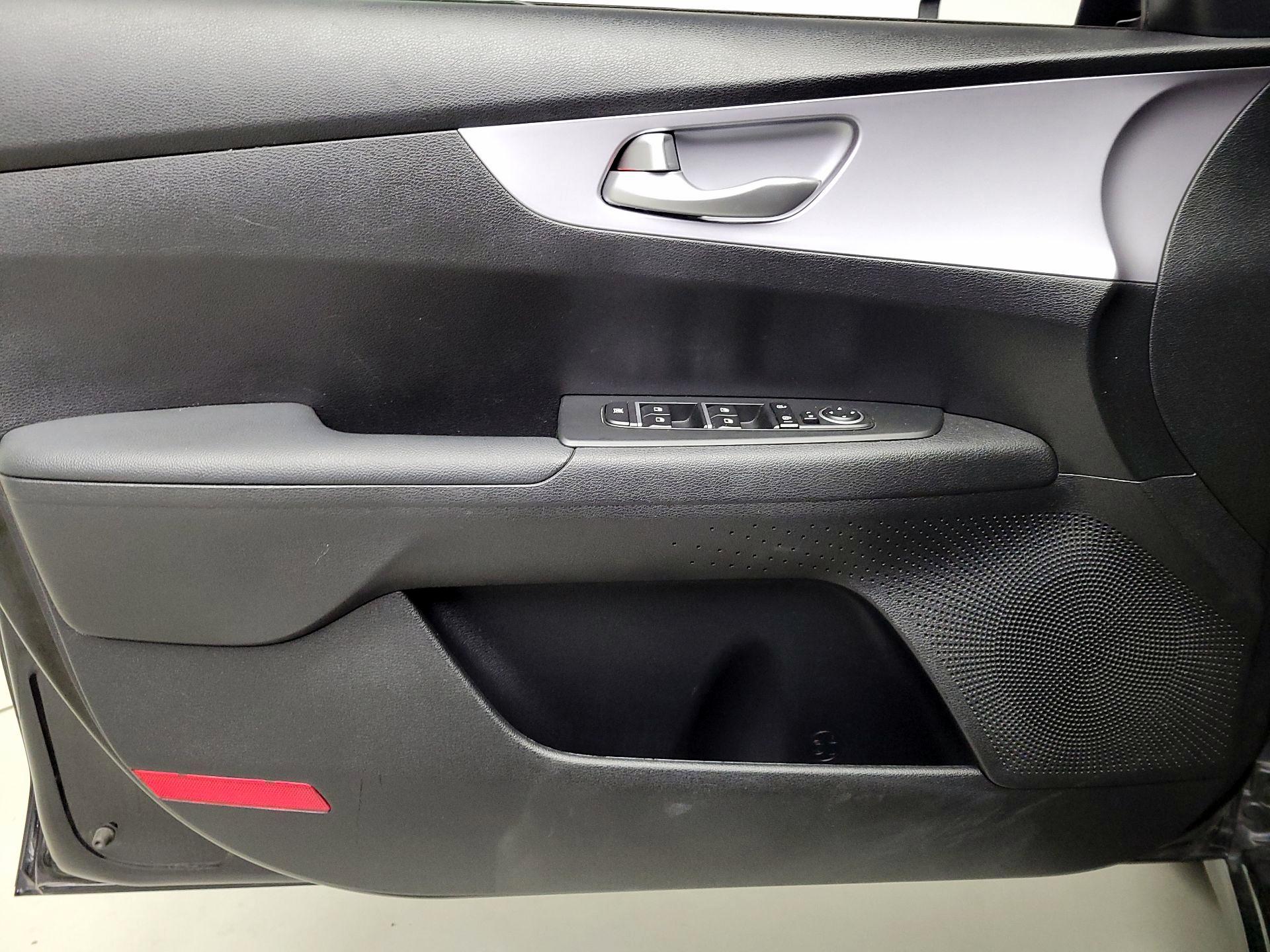 Thumbnail: 2024 Kia Forte - 12