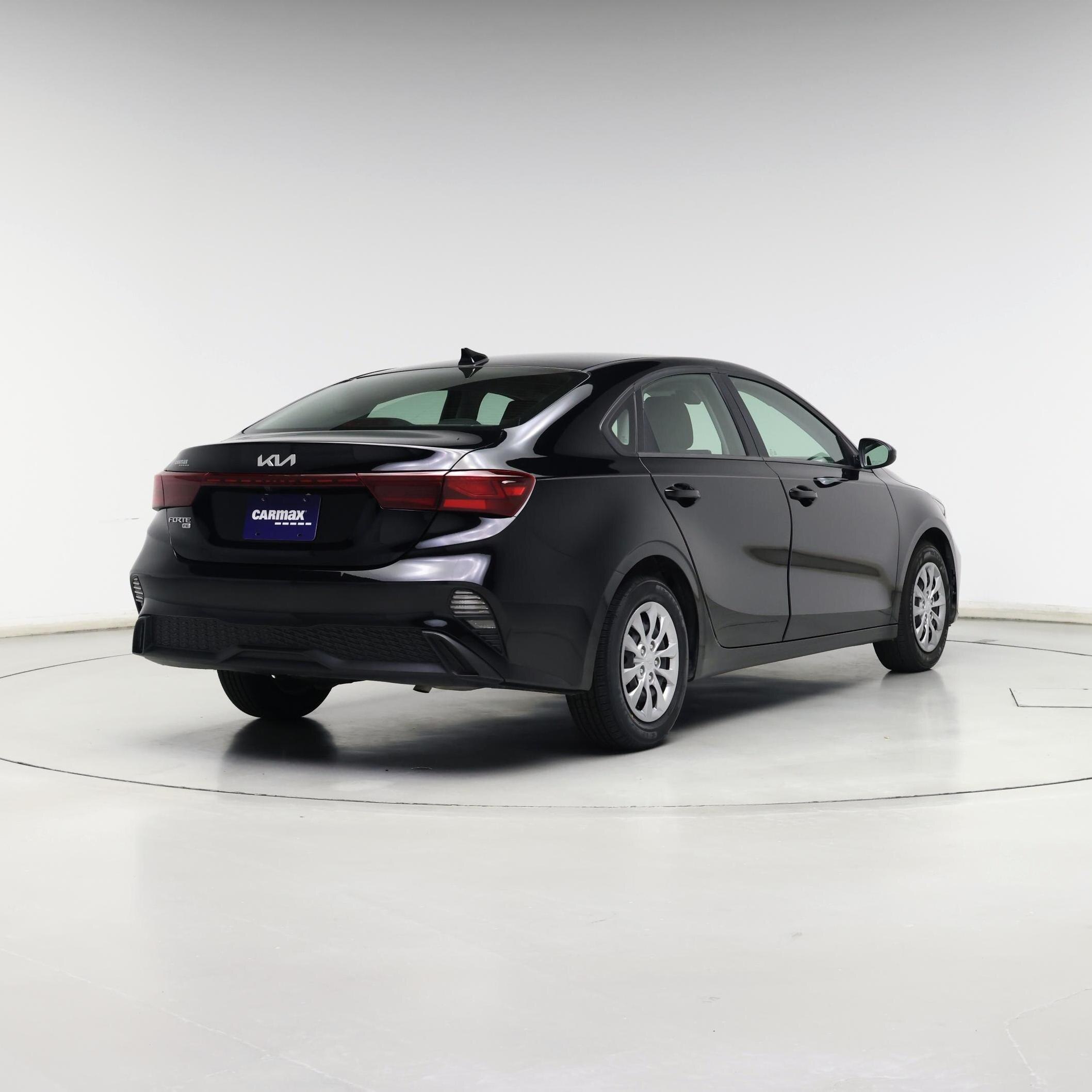 Thumbnail: 2024 Kia Forte - 8