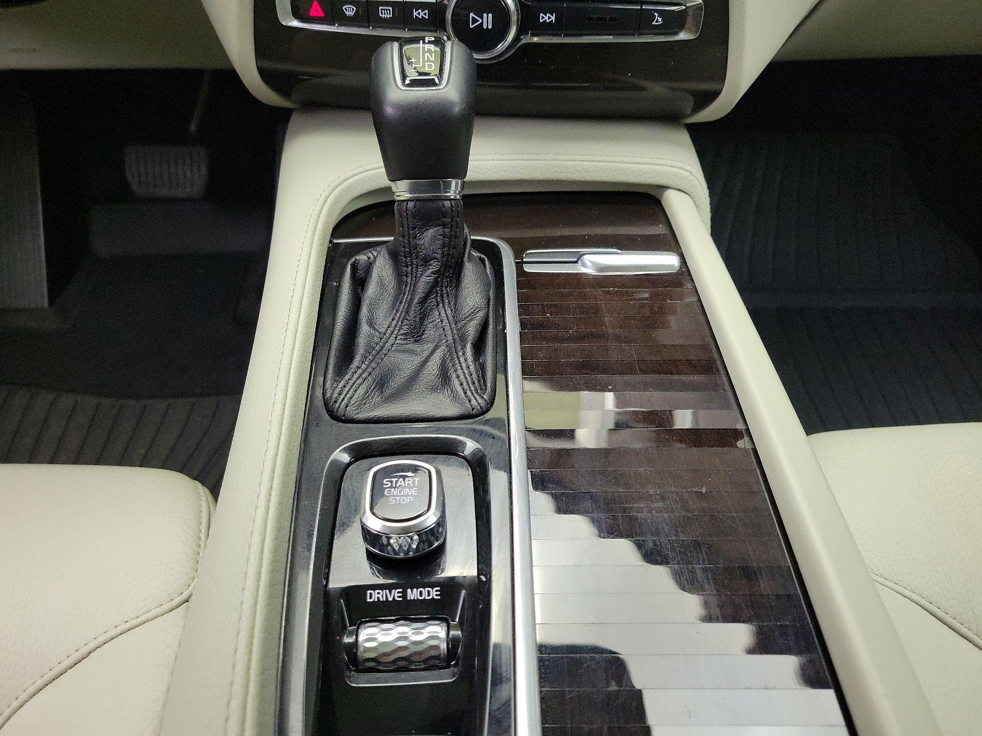 Thumbnail: 2019 Volvo XC90 - 18