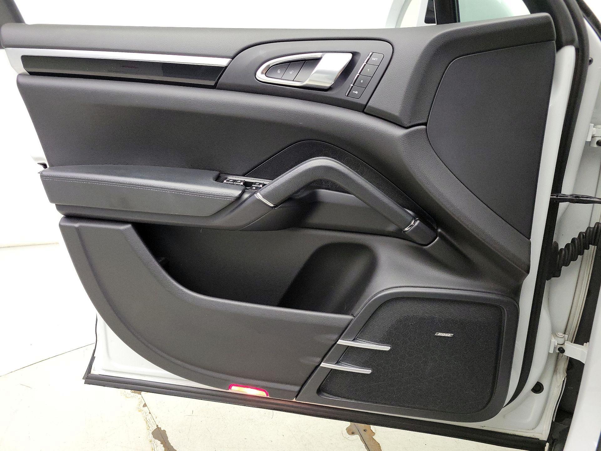 Thumbnail: 2018 Porsche Cayenne - 12